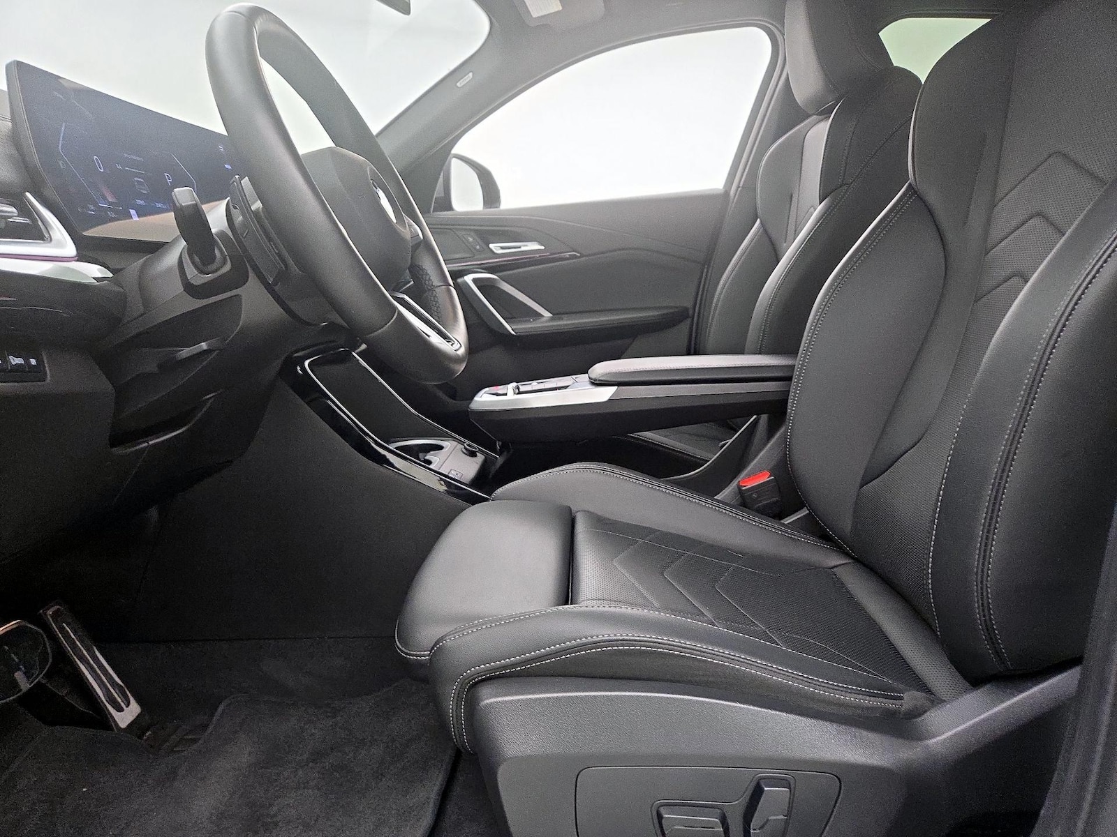 2025 BMW X2 28i - Photo 12