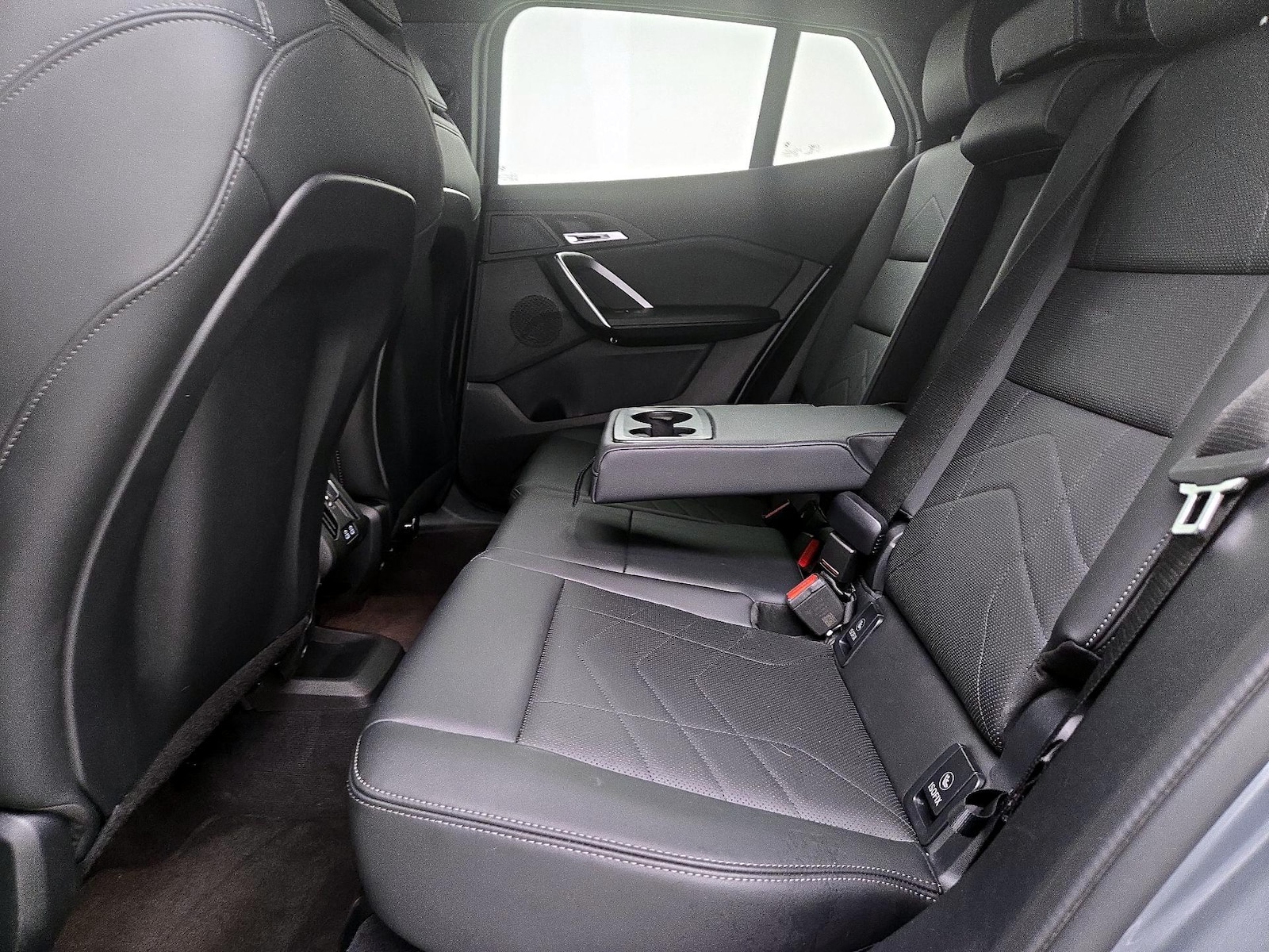 2025 BMW X2 28i - Photo 21