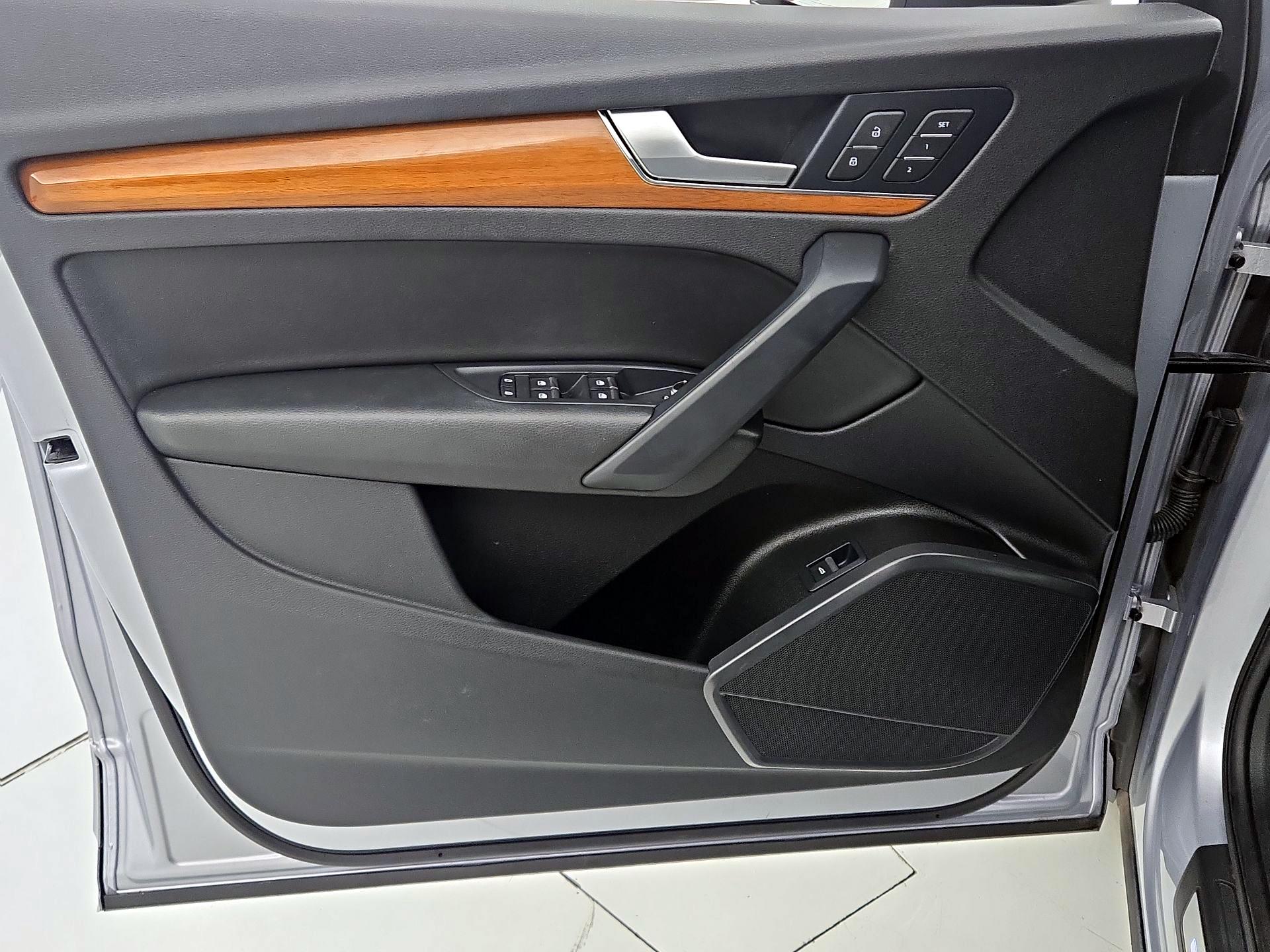 Thumbnail: 2023 Audi Q5 - 12