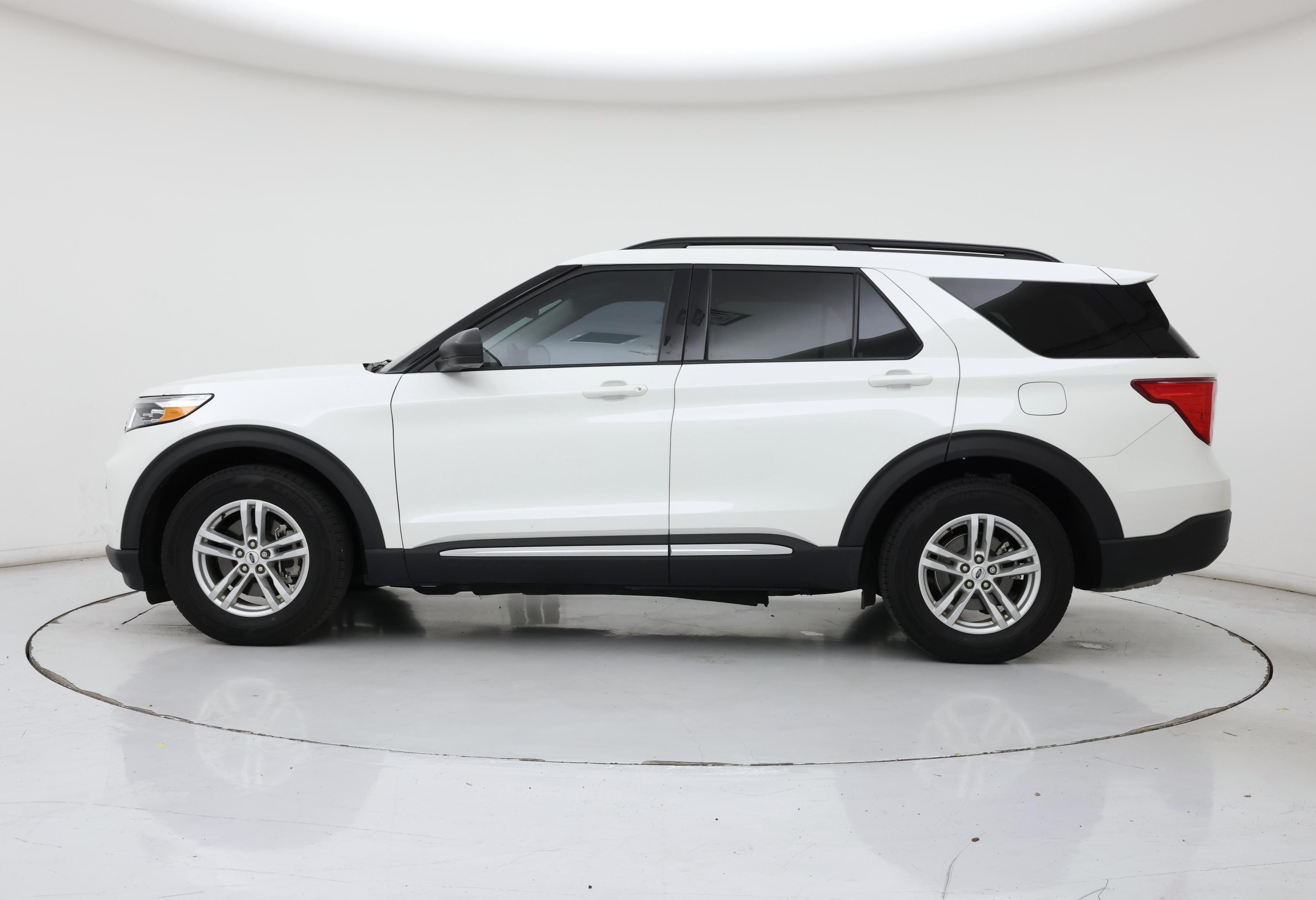 Thumbnail: 2023 Ford Explorer - 3