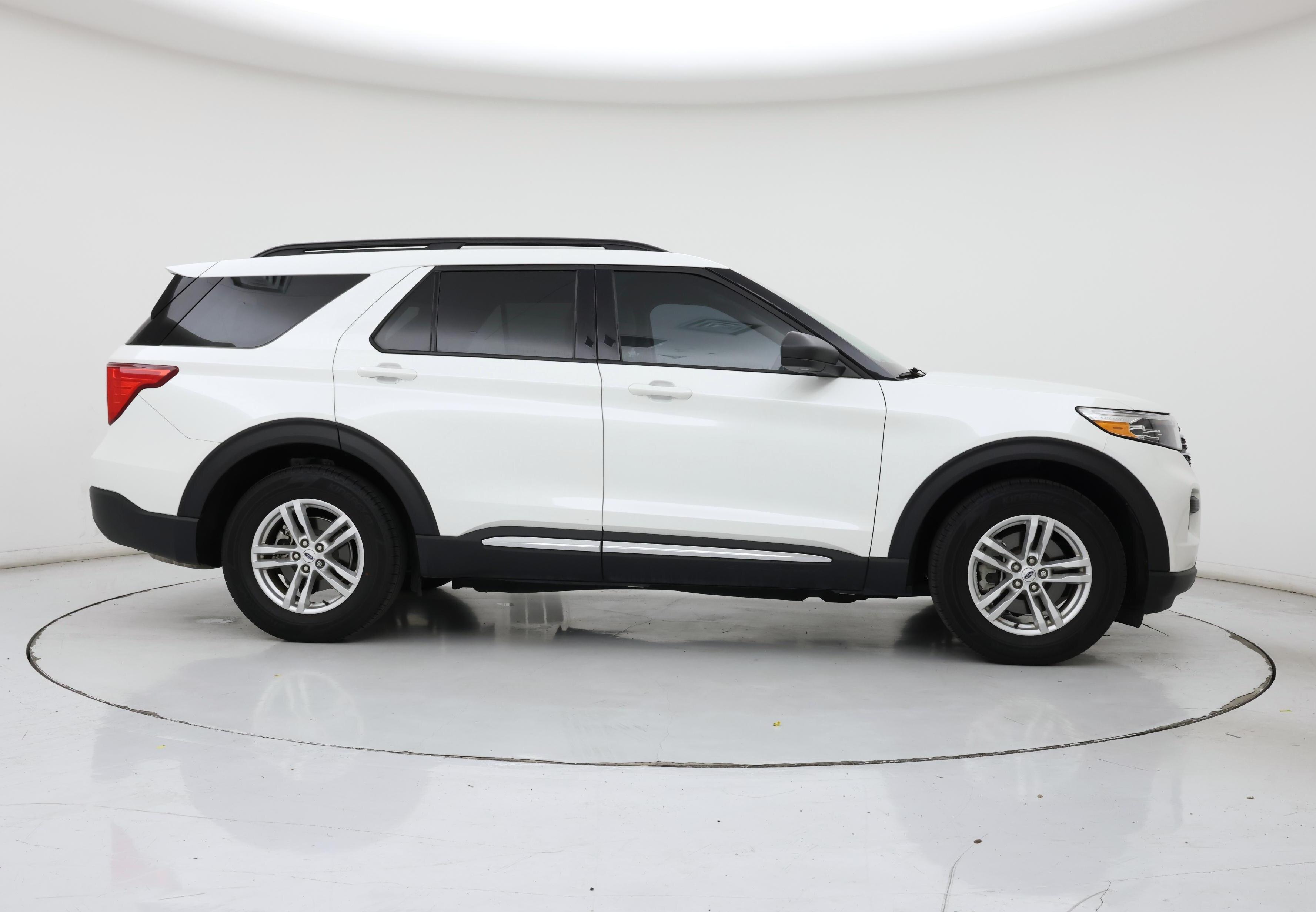 Thumbnail: 2023 Ford Explorer - 7
