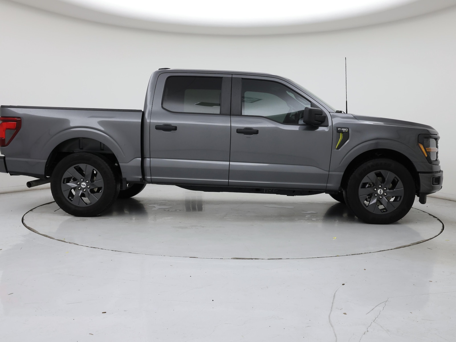 2025 Ford F-150 STX - Photo 8