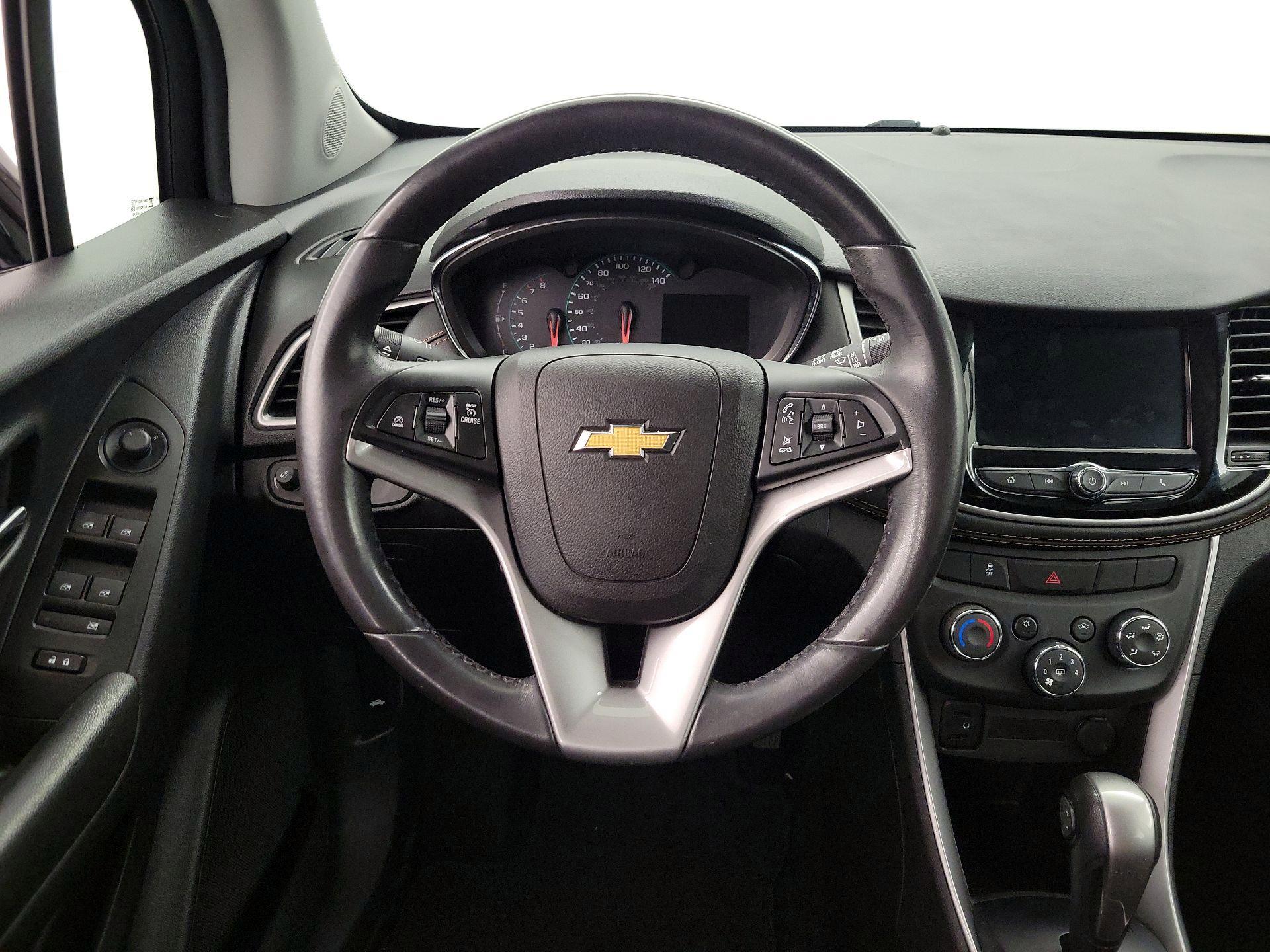 Thumbnail: 2022 Chevrolet Trax - 10