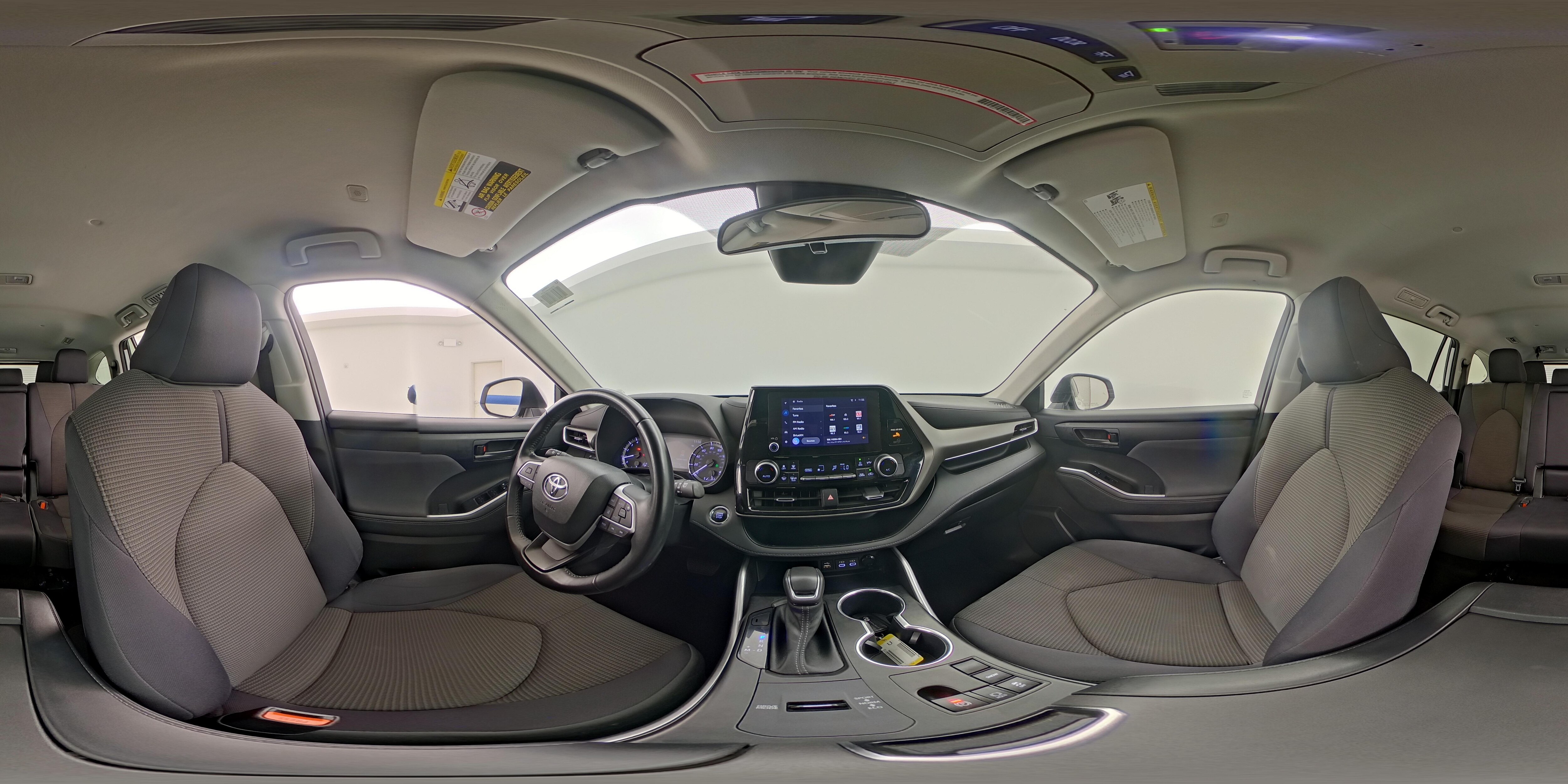 2023 Toyota Highlander LE - Photo 24