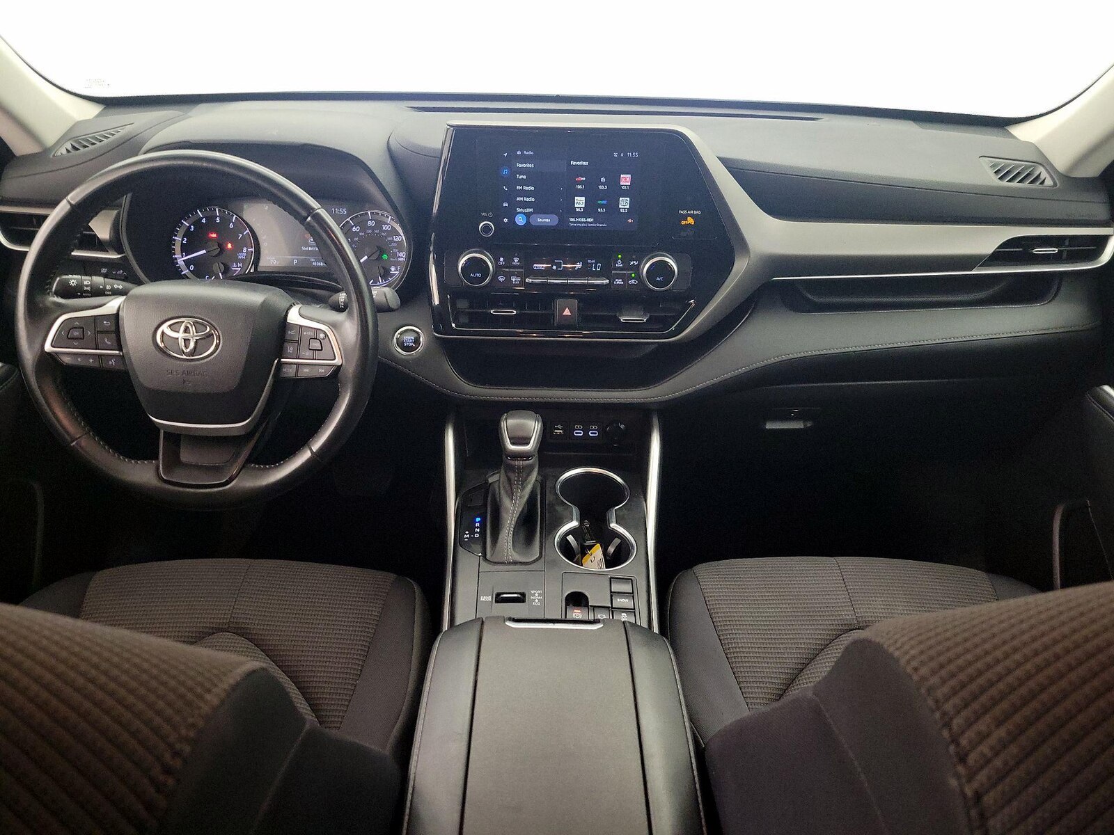 2023 Toyota Highlander LE - Photo 10