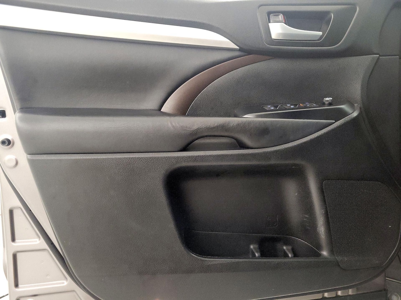 2019 Toyota Highlander XLE - Photo 13