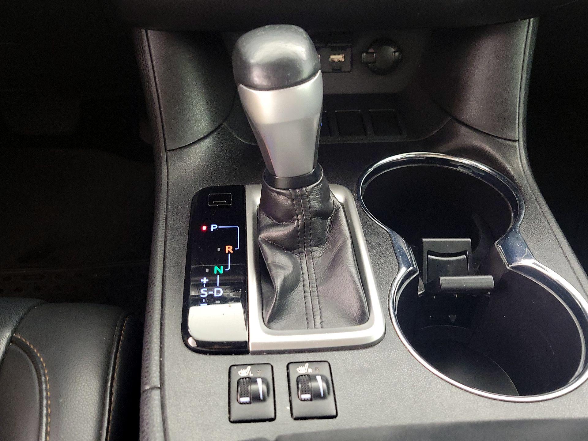 Thumbnail: 2019 Toyota Highlander - 17