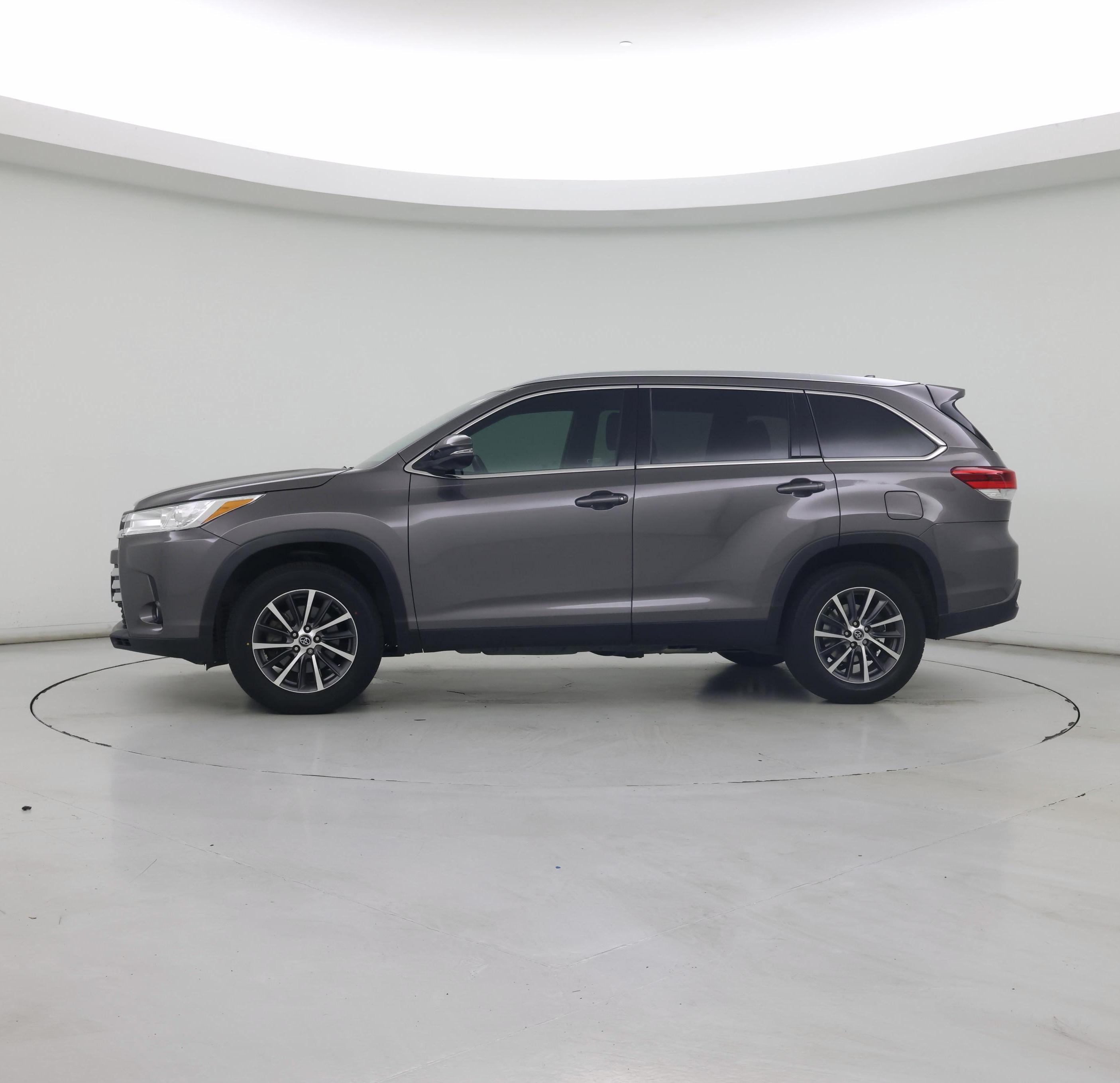 Thumbnail: 2019 Toyota Highlander - 3