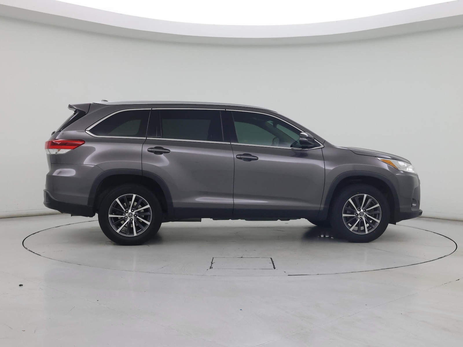 2019 Toyota Highlander XLE - Photo 8