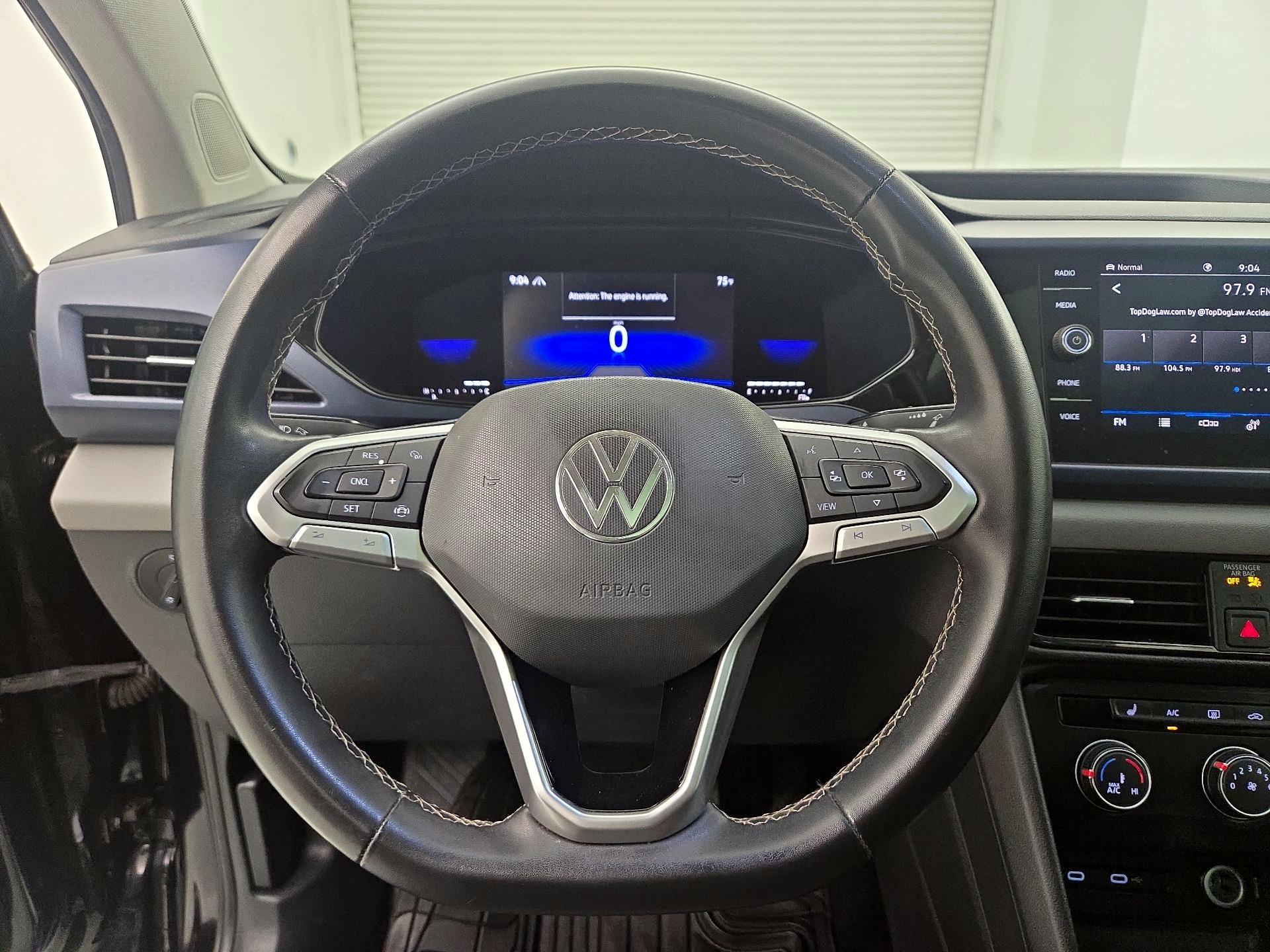 Thumbnail: 2022 Volkswagen Taos - 10