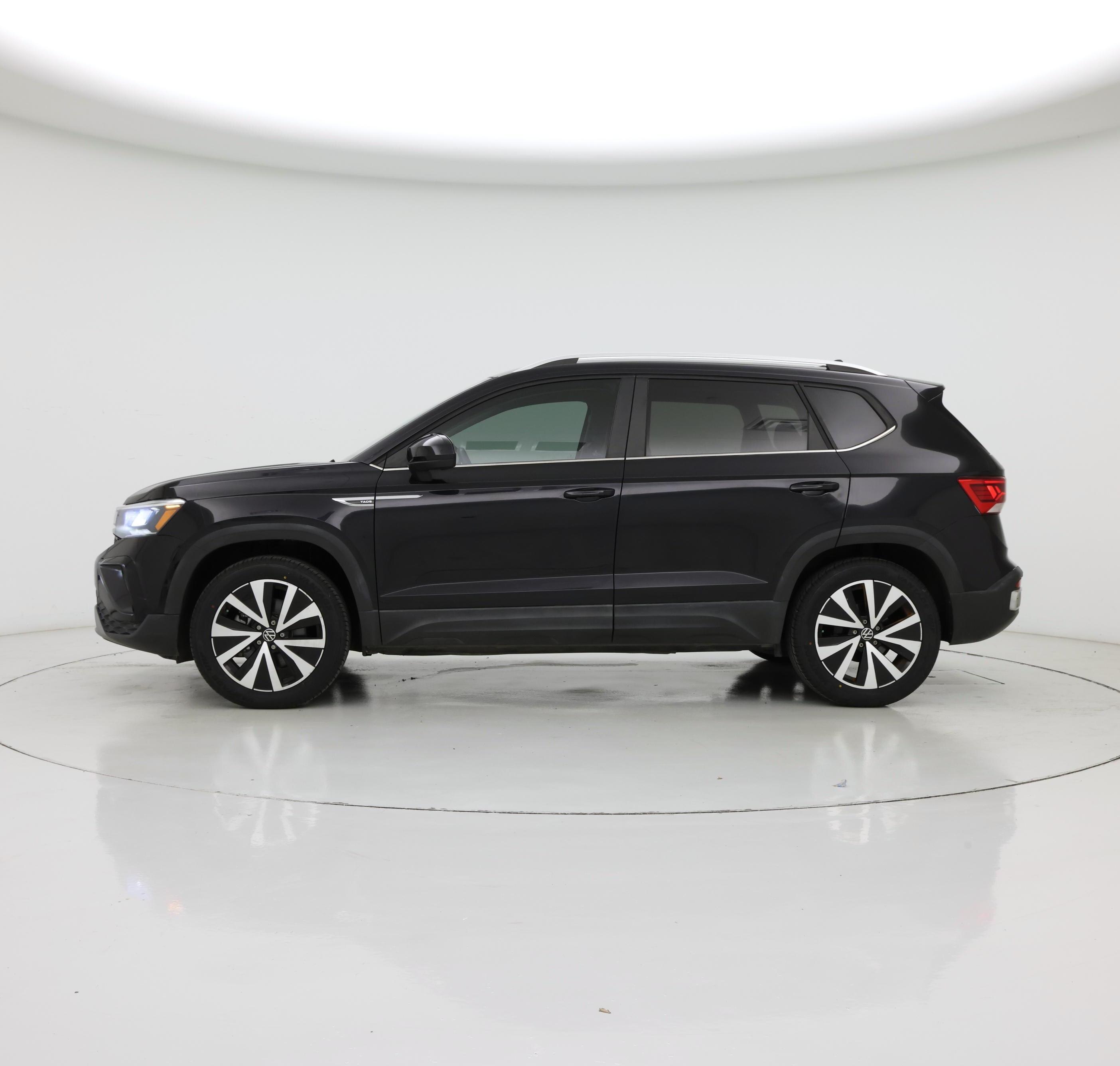 Thumbnail: 2022 Volkswagen Taos - 3