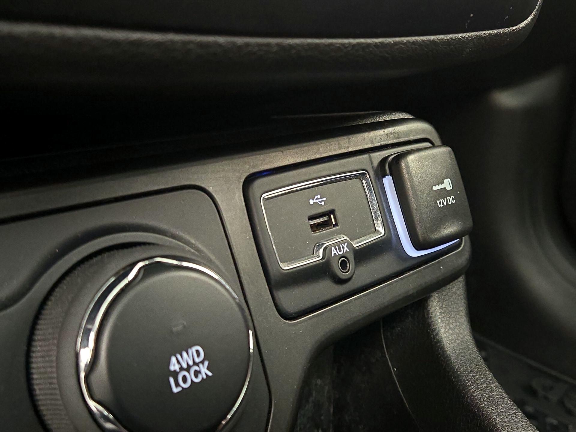Thumbnail: 2023 Jeep Renegade - 19