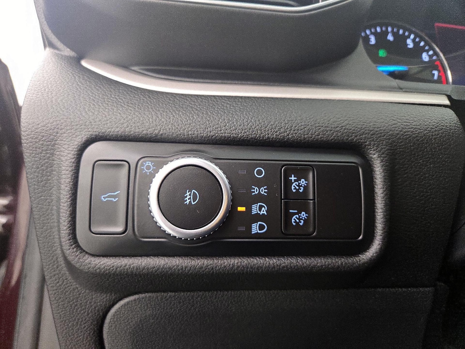 2022 Ford Explorer XLT - Photo 14