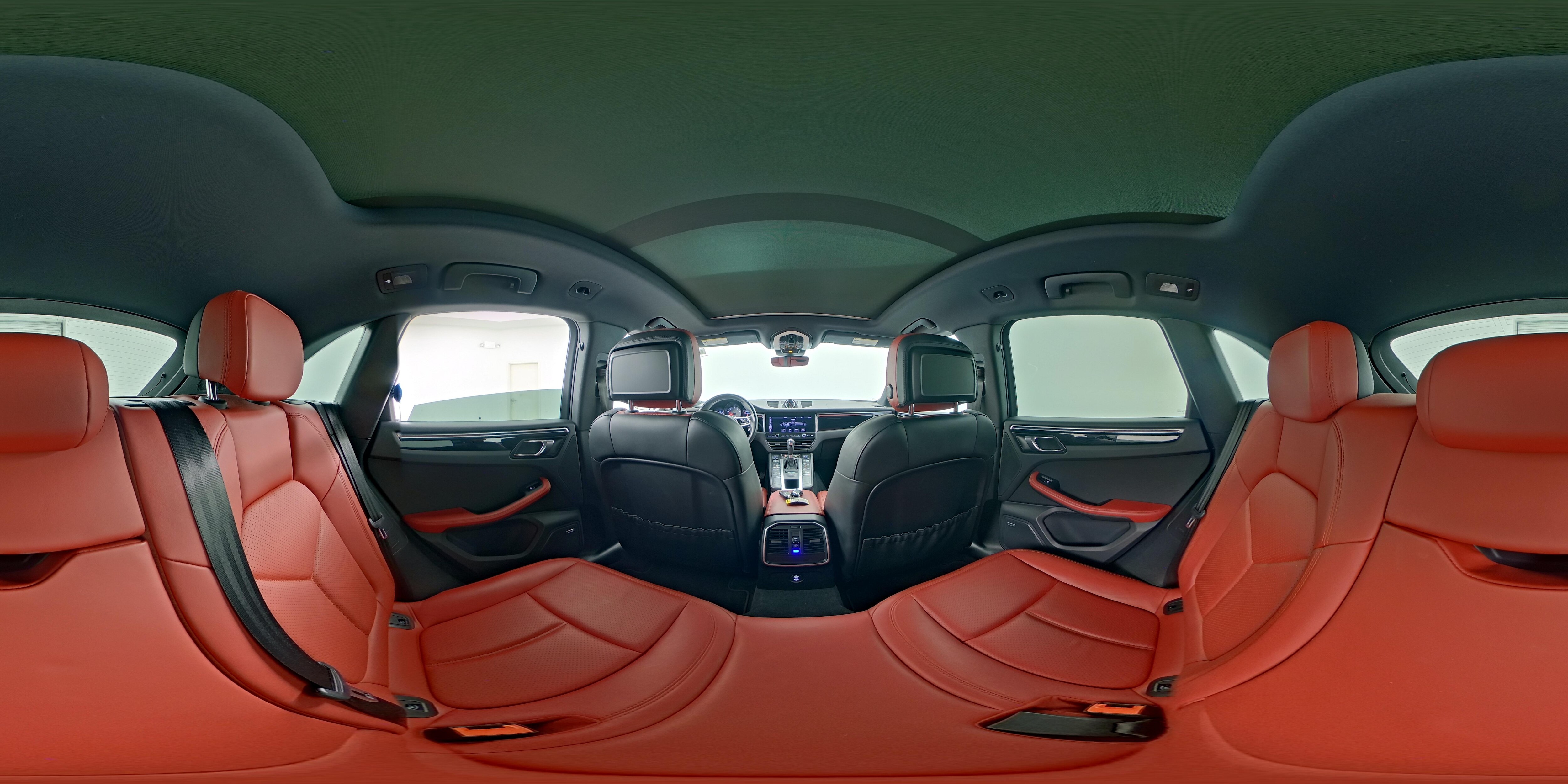 2021 Porsche Macan S - Photo 25