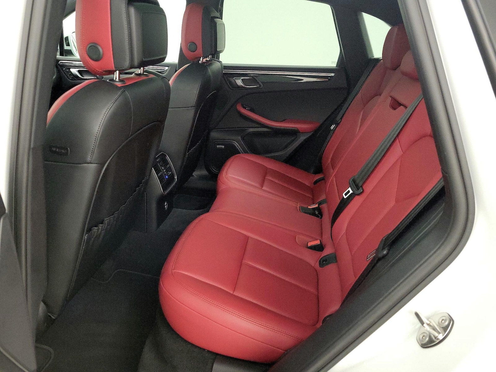 2021 Porsche Macan S - Photo 20