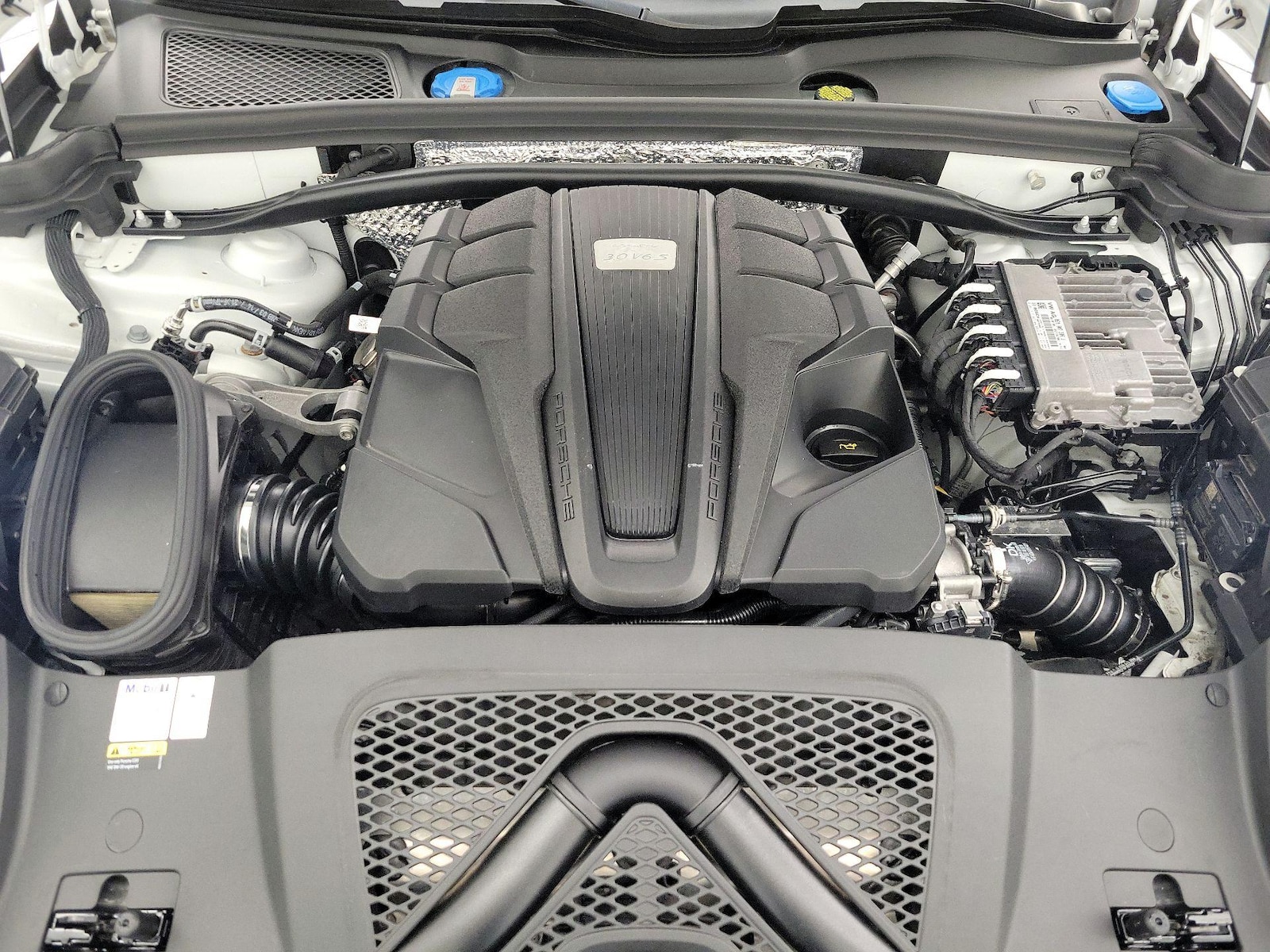 2021 Porsche Macan S - Photo 22