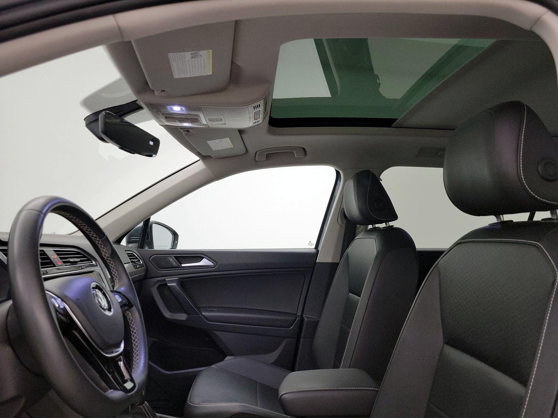 Thumbnail: 2021 Volkswagen Tiguan - 17