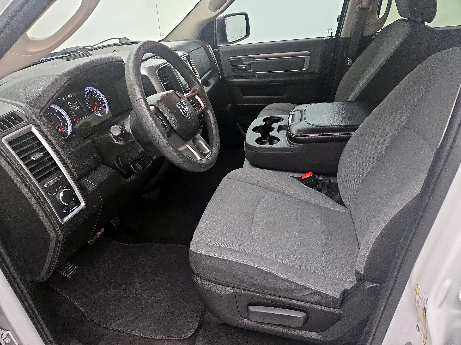 Thumbnail: 2024 RAM 1500 Classic - 11