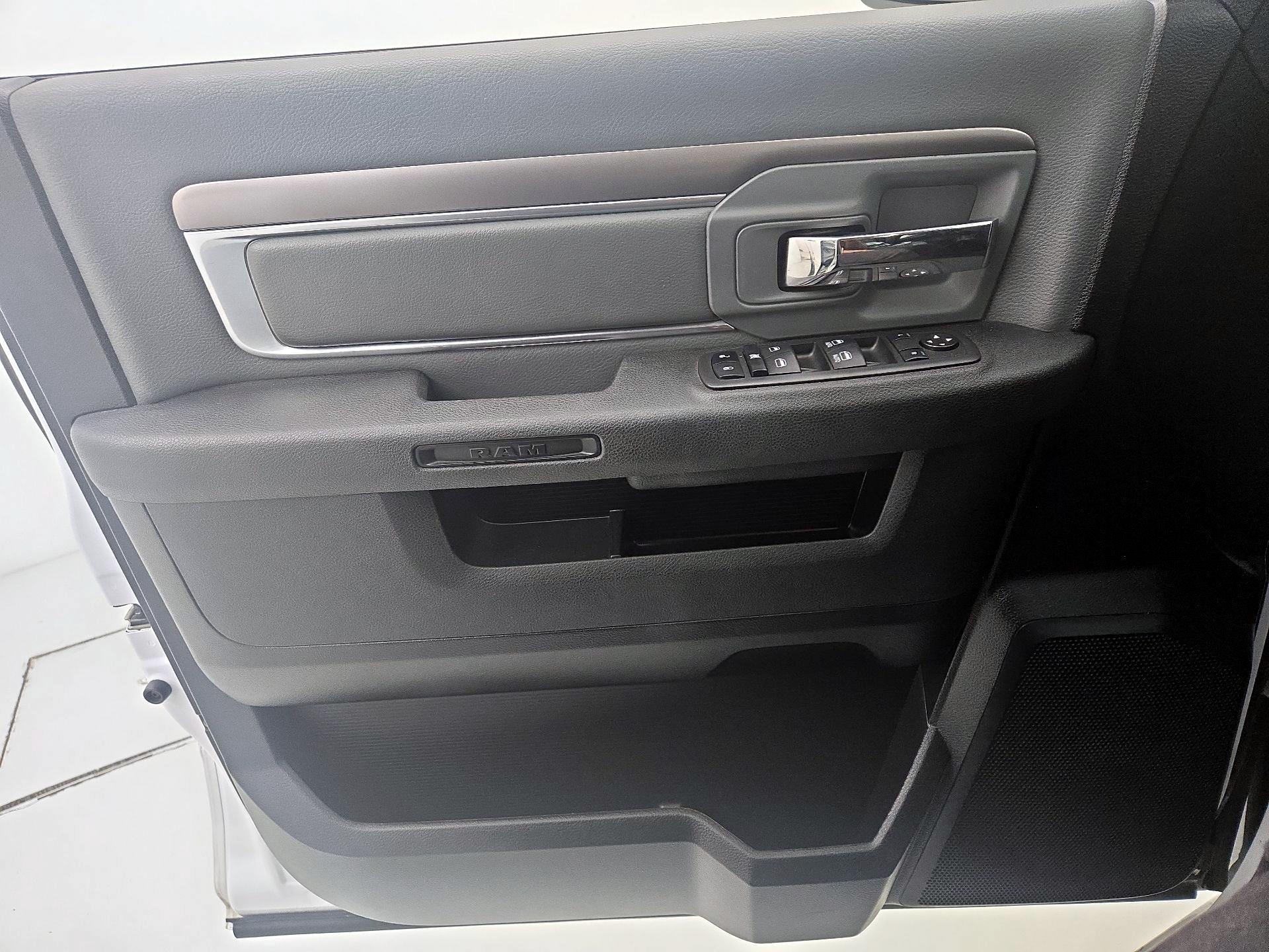 Thumbnail: 2024 RAM 1500 Classic - 12