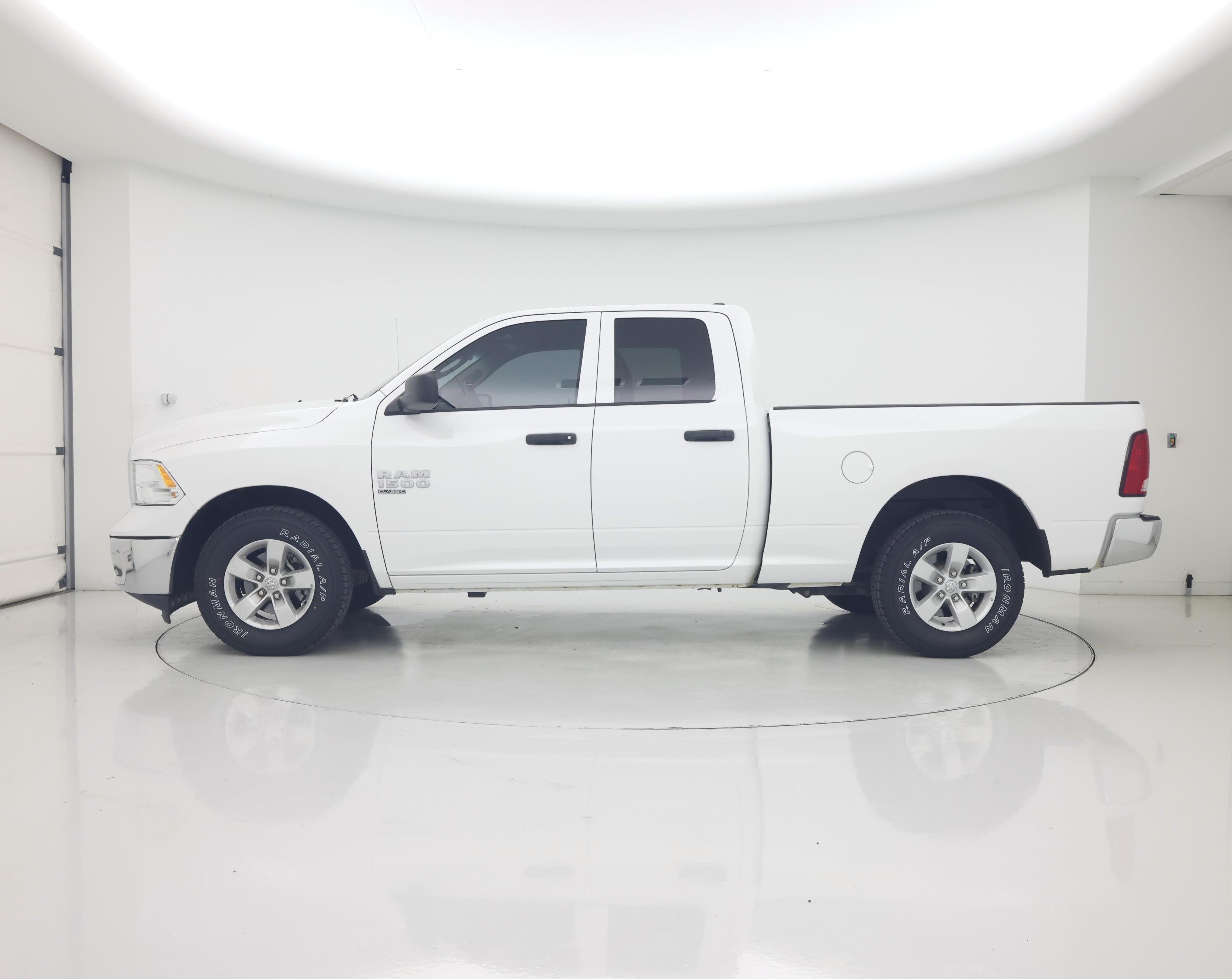 Thumbnail: 2024 RAM 1500 Classic - 3