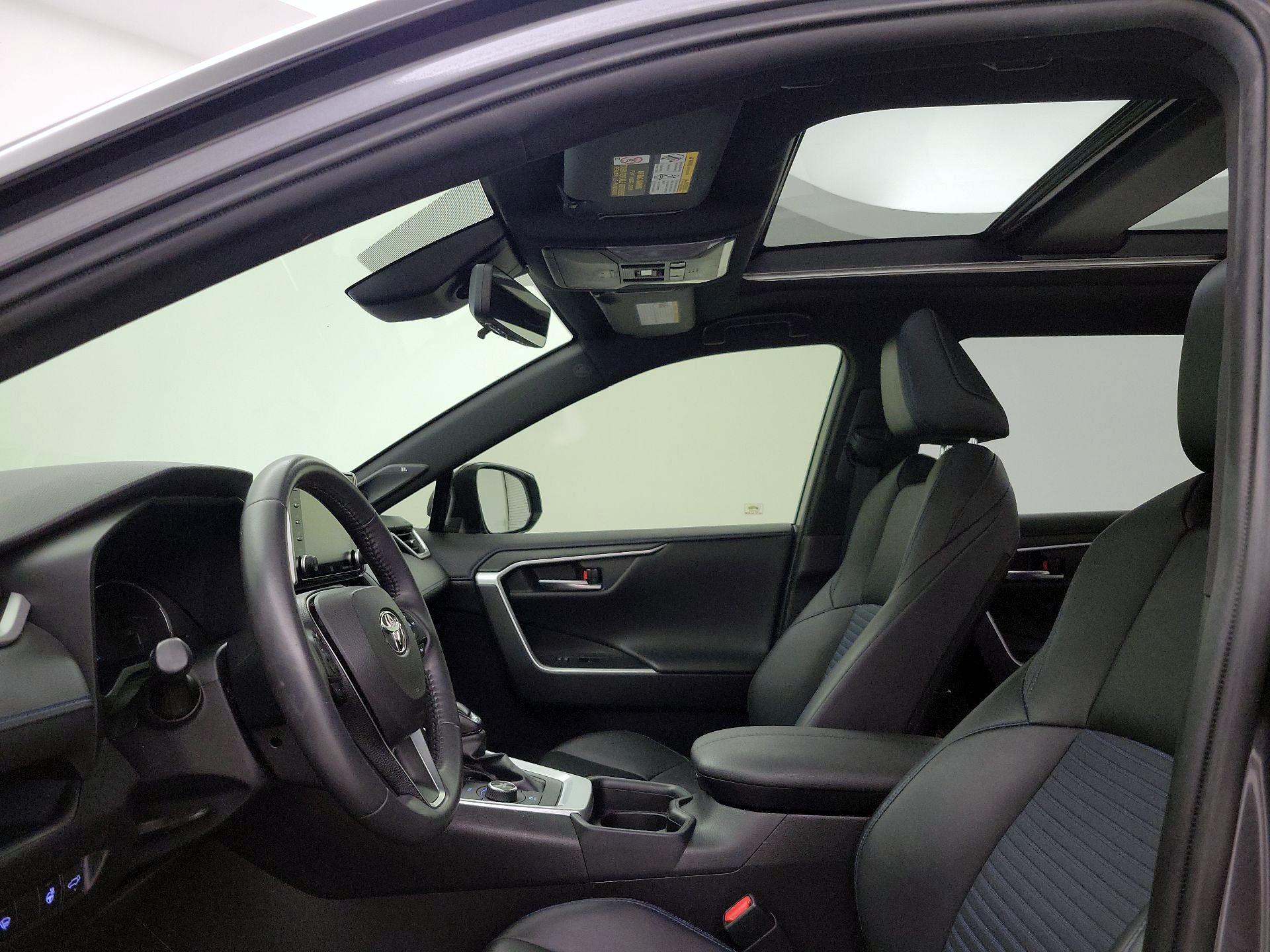 Thumbnail: 2020 Toyota RAV4 - 19