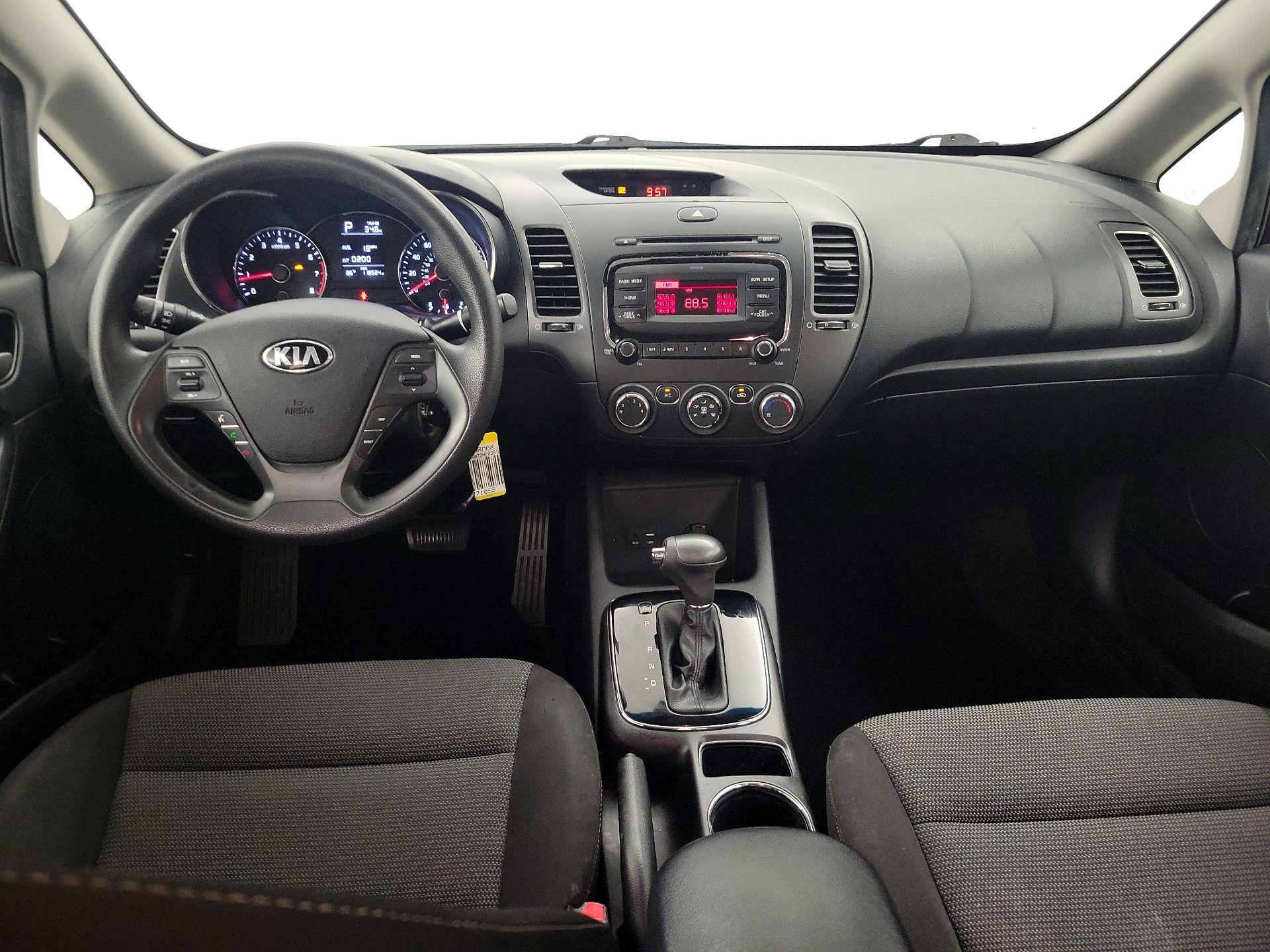 Thumbnail: 2017 Kia Forte - 9