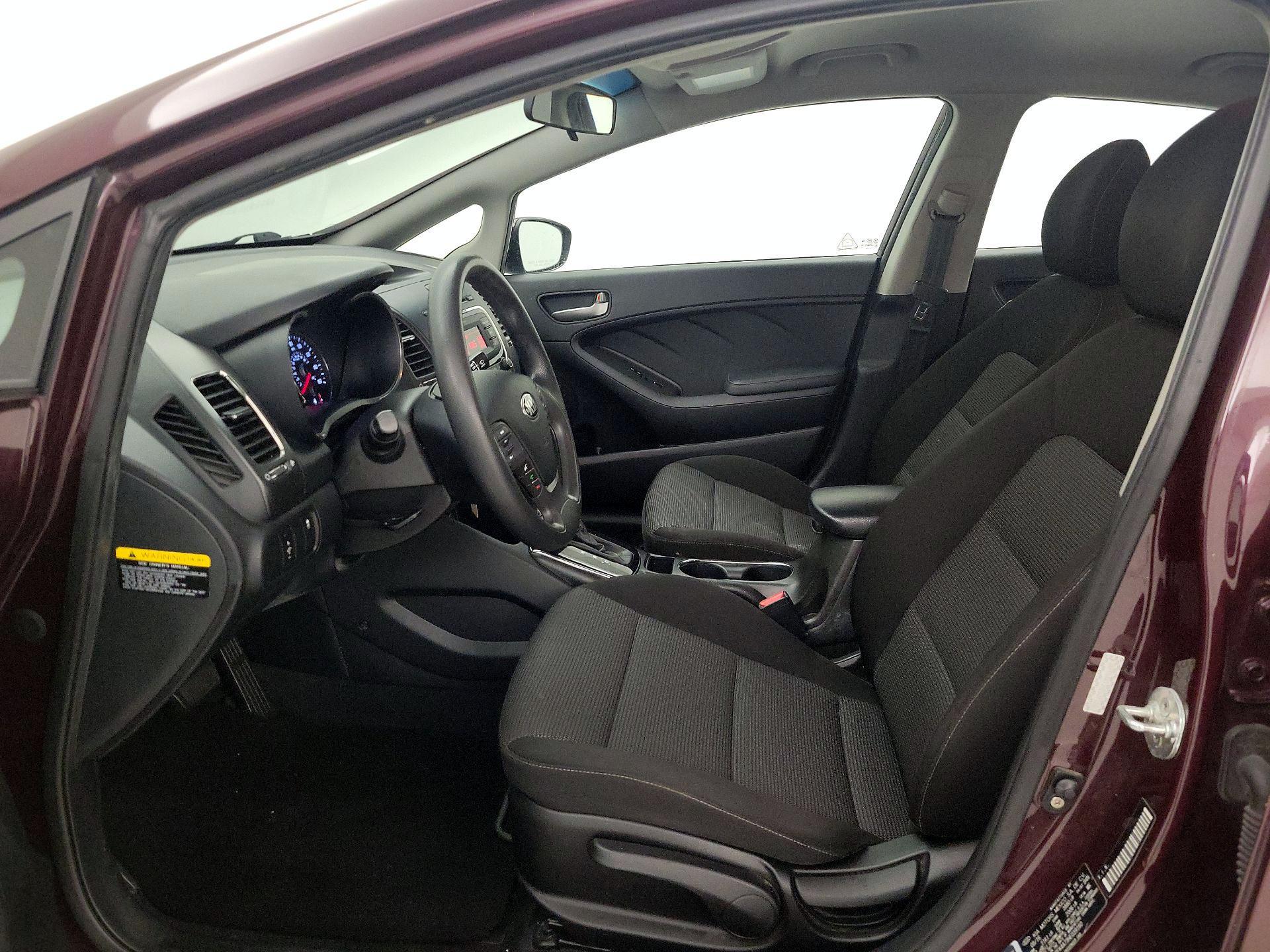 Thumbnail: 2017 Kia Forte - 11