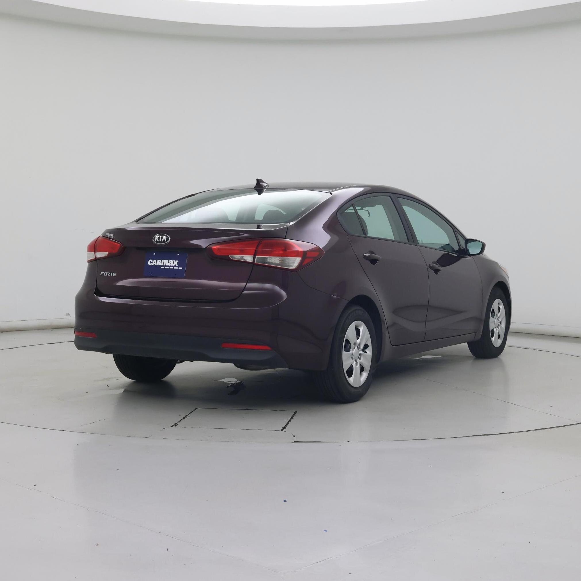 Thumbnail: 2017 Kia Forte - 8