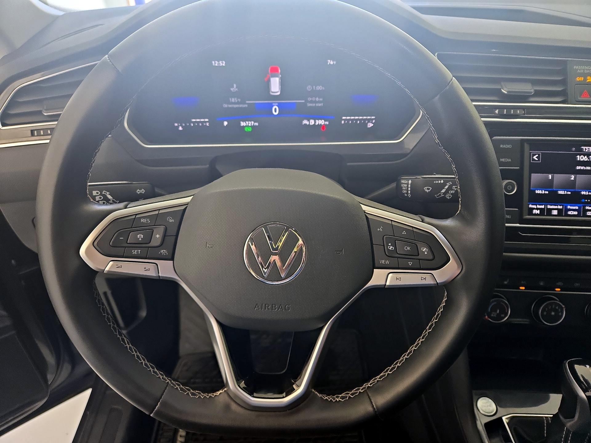 Thumbnail: 2022 Volkswagen Tiguan - 10