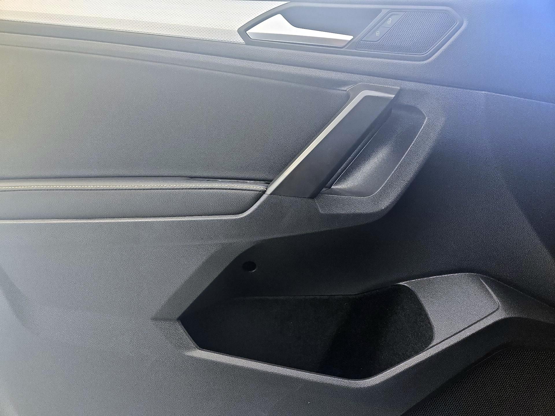 Thumbnail: 2022 Volkswagen Tiguan - 12