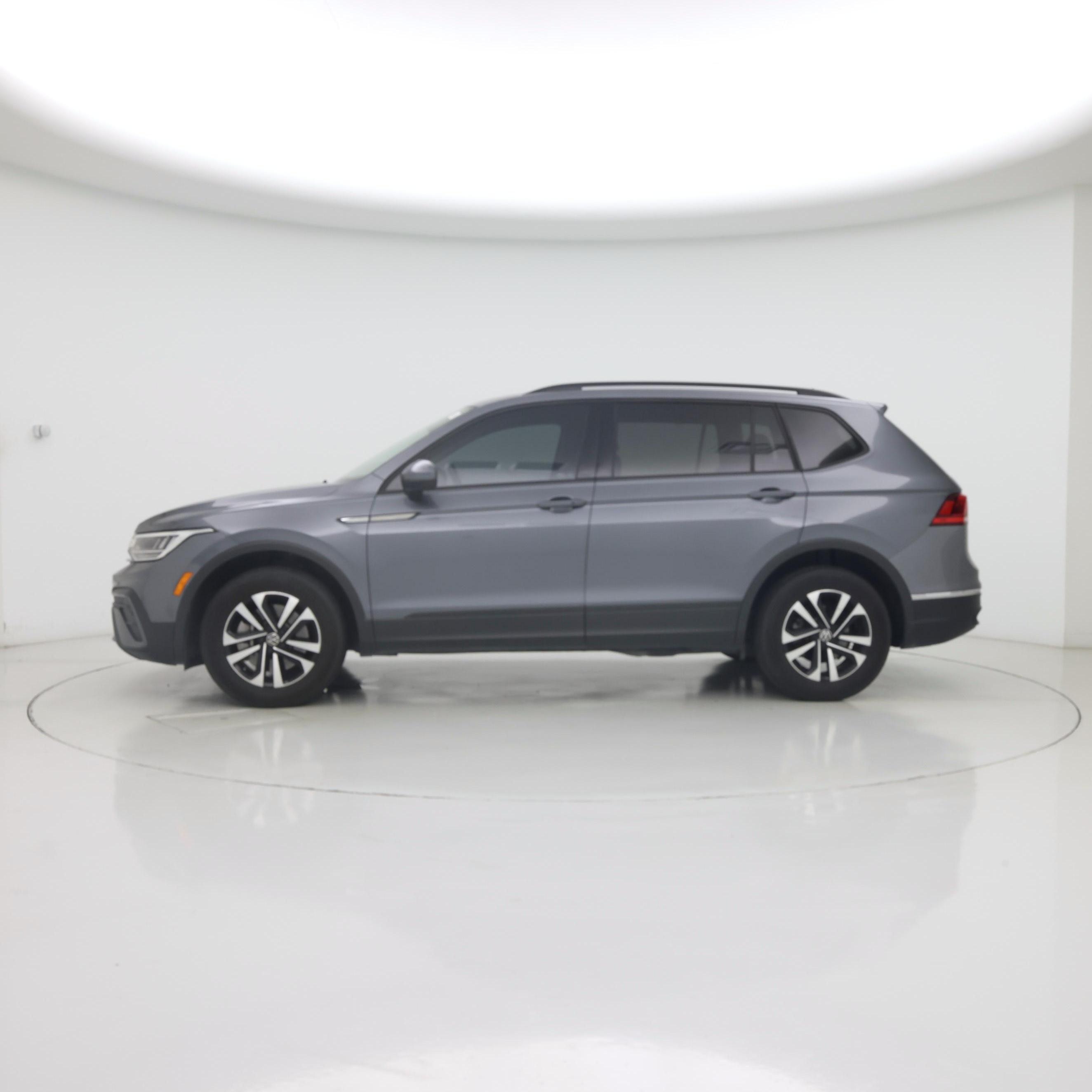 Thumbnail: 2022 Volkswagen Tiguan - 3