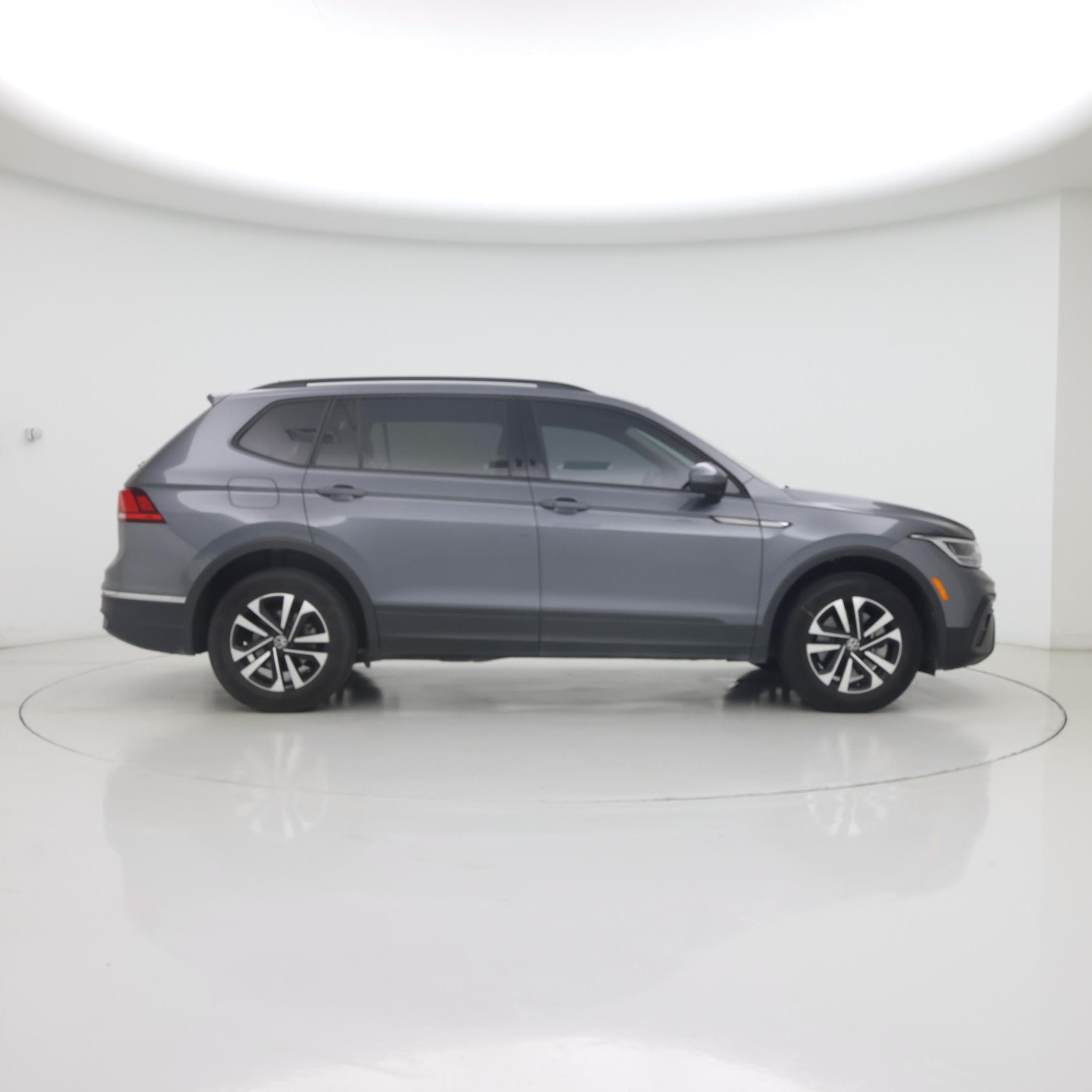 Thumbnail: 2022 Volkswagen Tiguan - 7