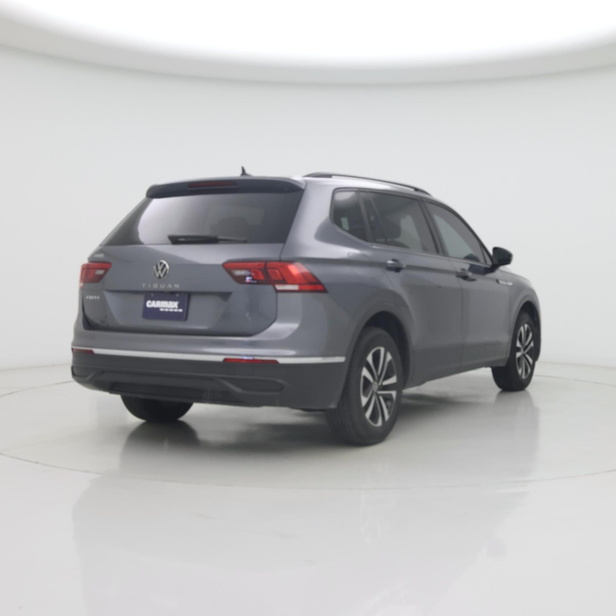 Thumbnail: 2022 Volkswagen Tiguan - 8