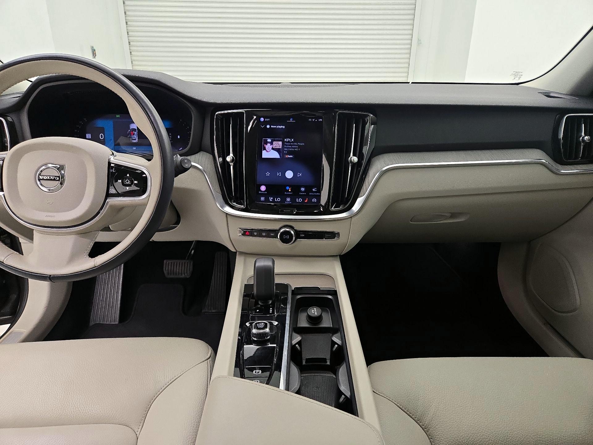 Thumbnail: 2023 Volvo S60 - 9