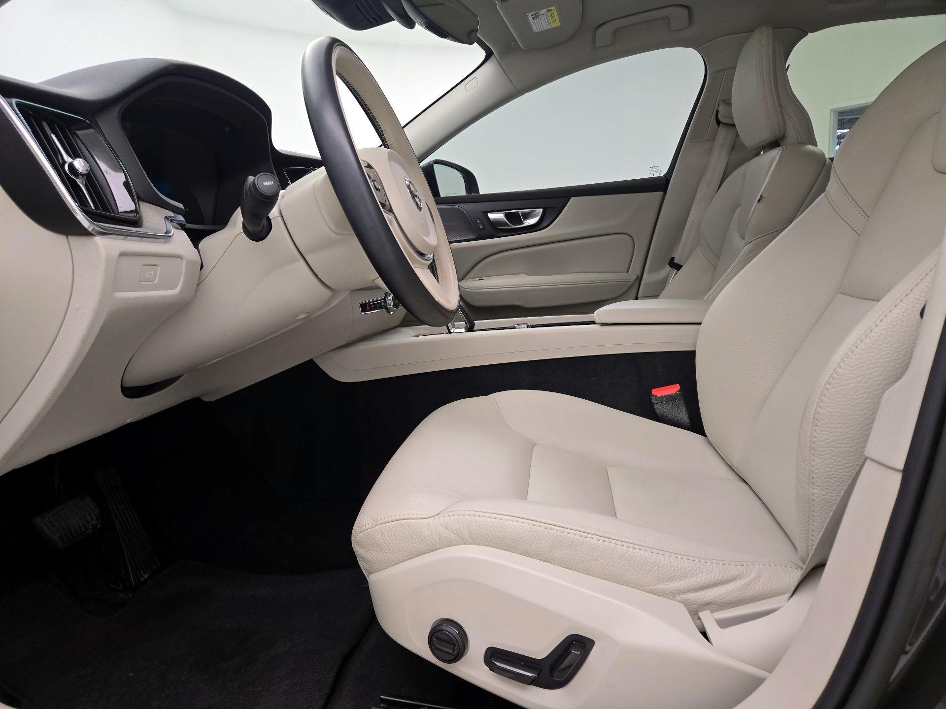 Thumbnail: 2023 Volvo S60 - 11