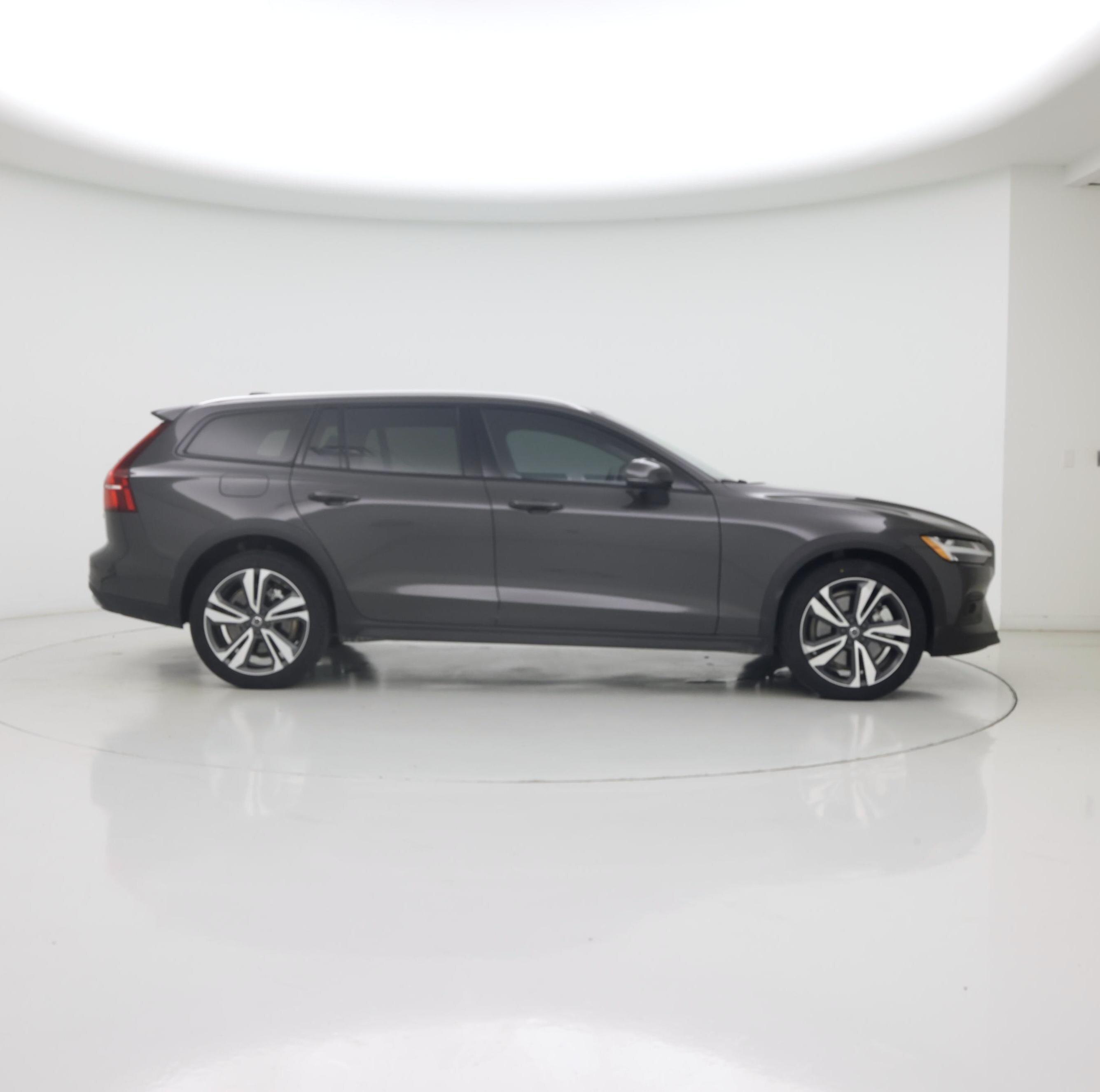 Thumbnail: 2023 Volvo S60 - 7