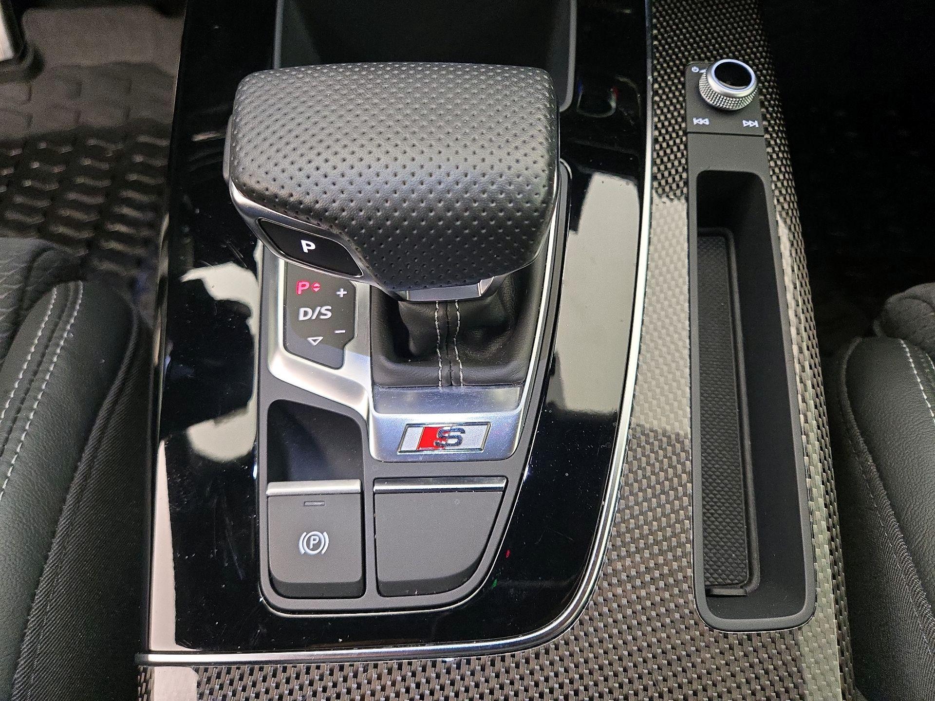 Thumbnail: 2022 Audi SQ5 - 17