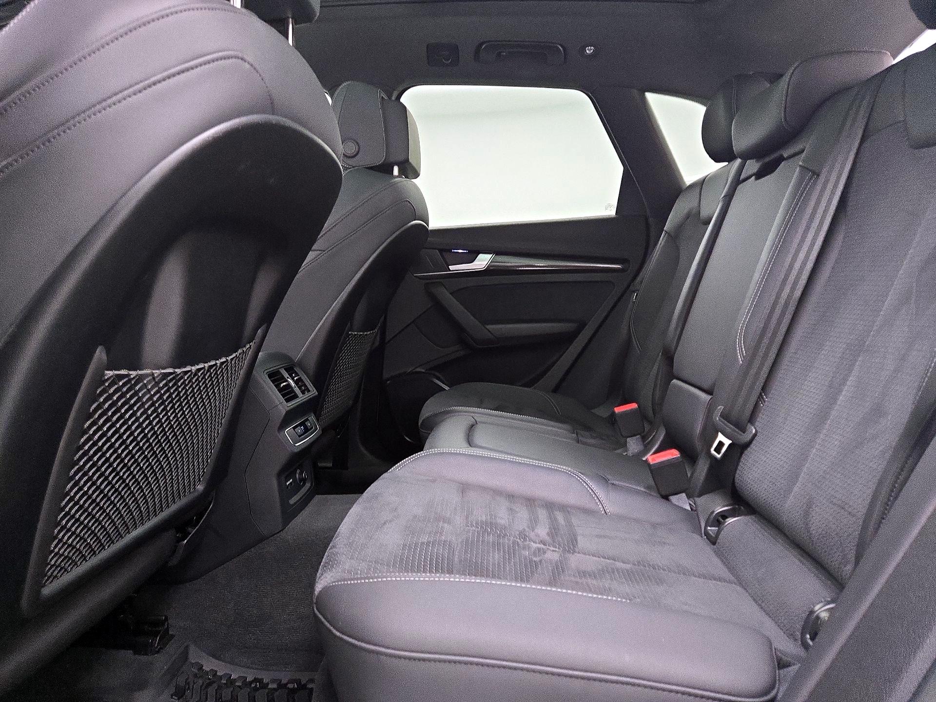 Thumbnail: 2022 Audi SQ5 - 20