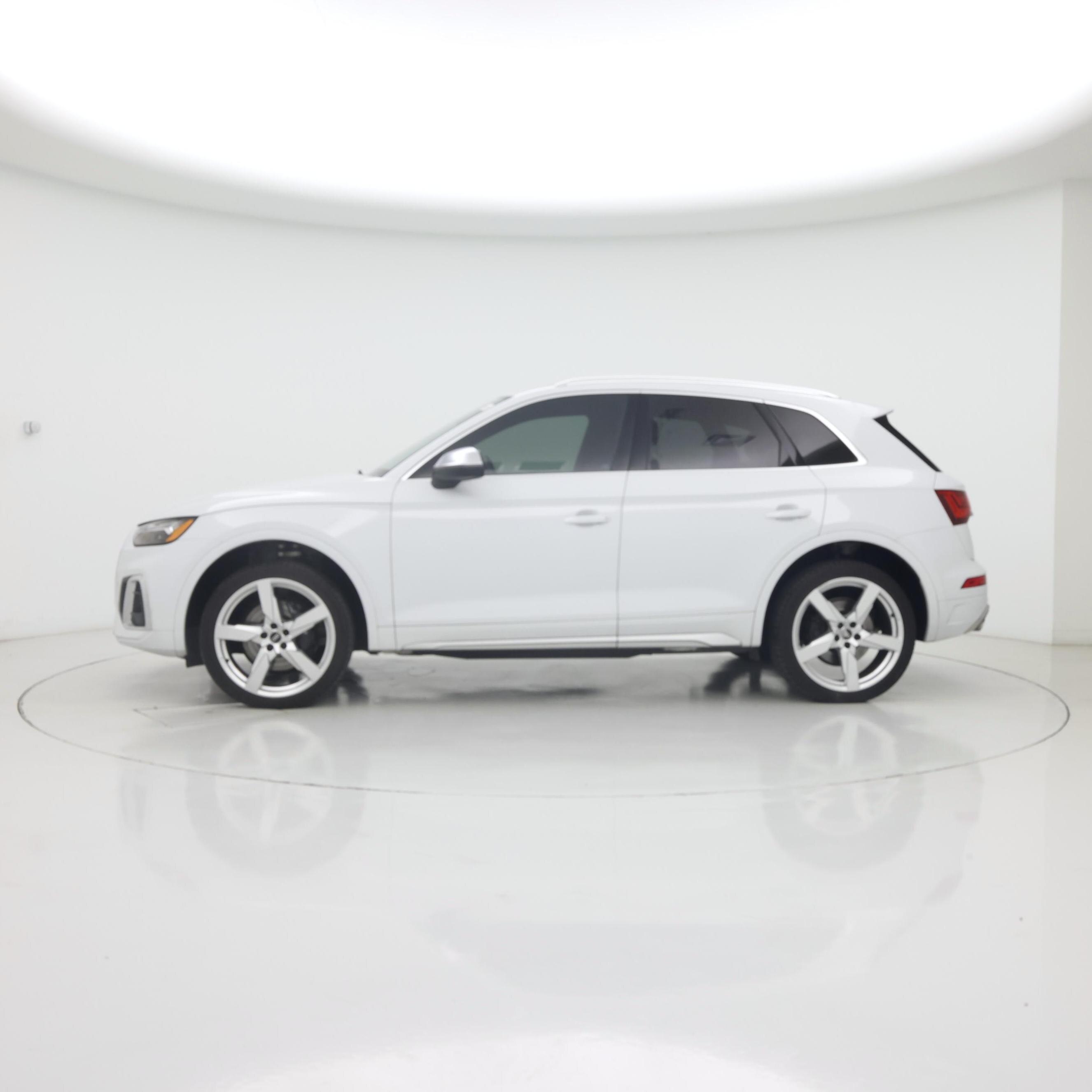 Thumbnail: 2022 Audi SQ5 - 3