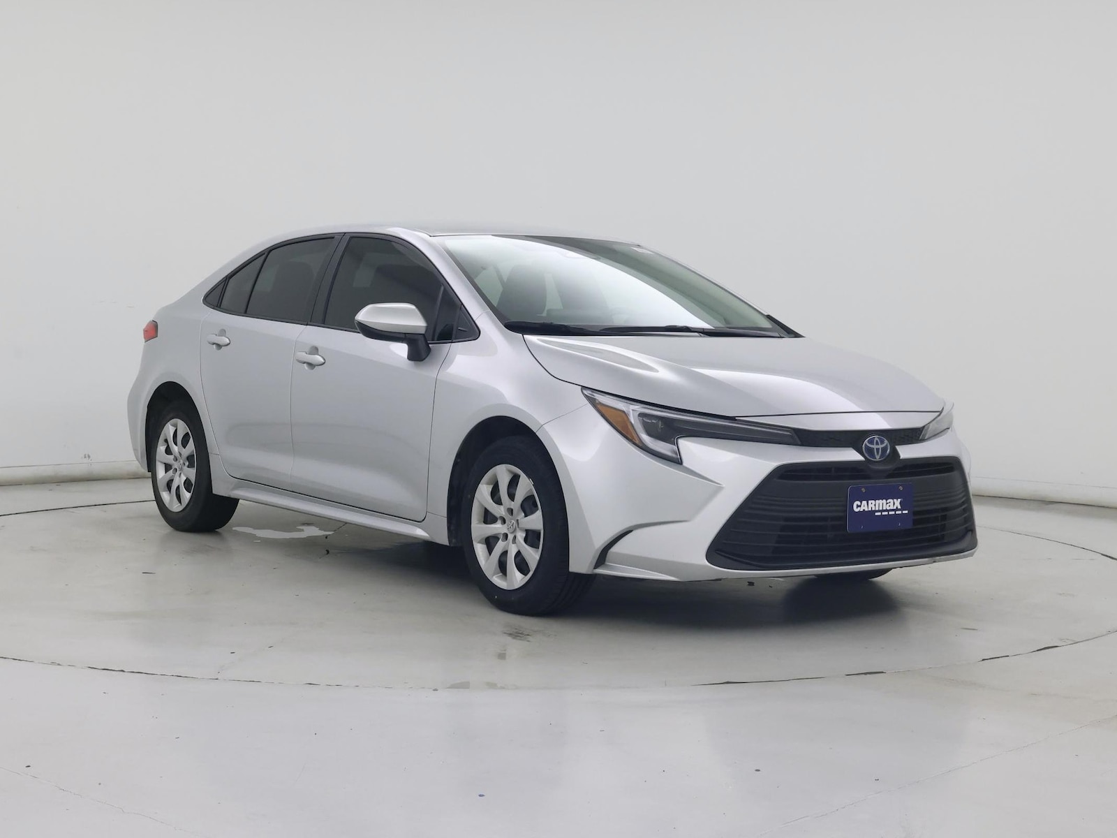 2024 Toyota Corolla LE - Photo 2