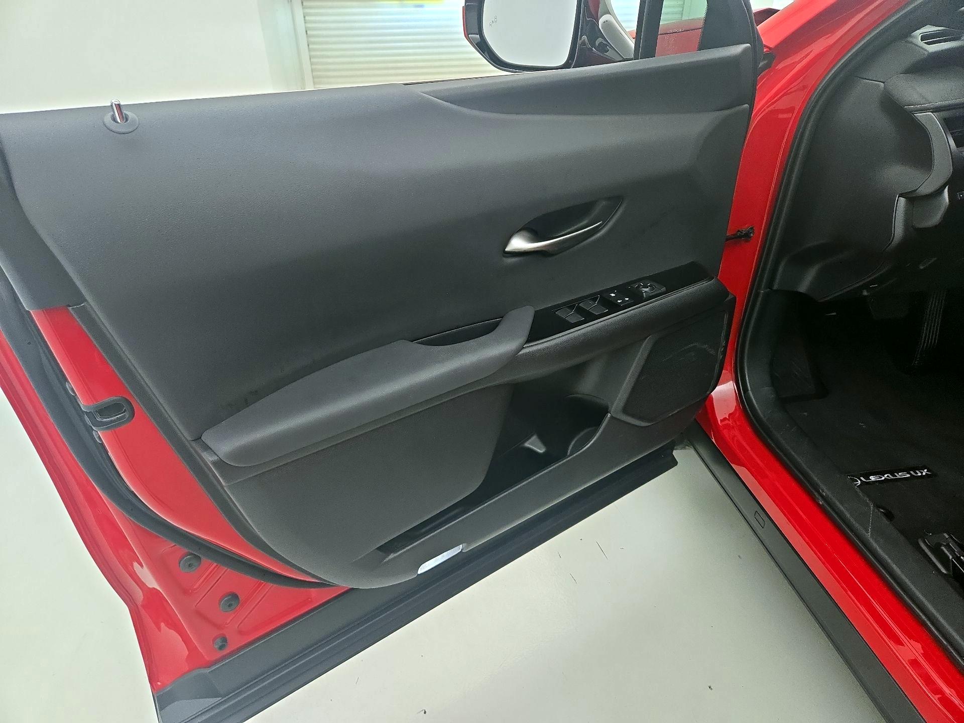 Thumbnail: 2024 Lexus UX - 12