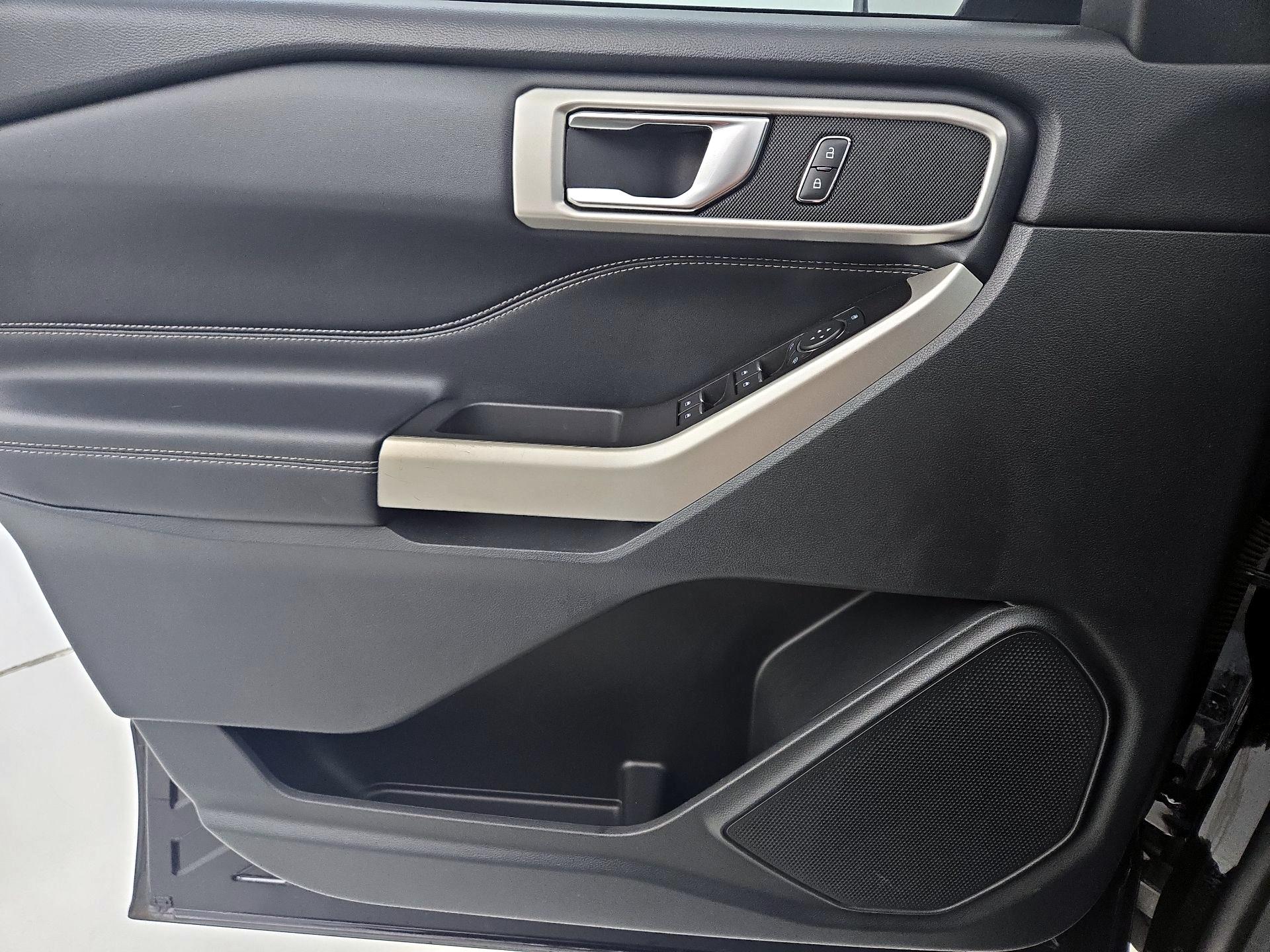 Thumbnail: 2021 Ford Explorer - 12