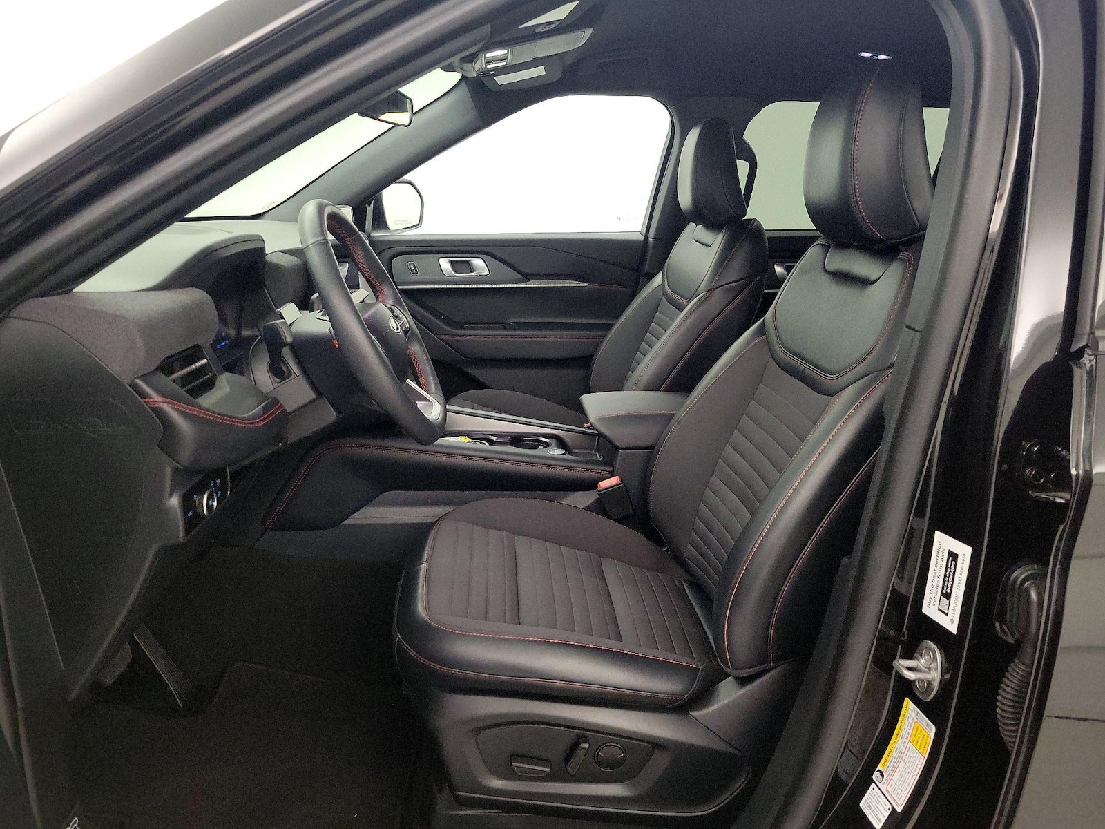 2025 Ford Explorer ST-LINE - Photo 12