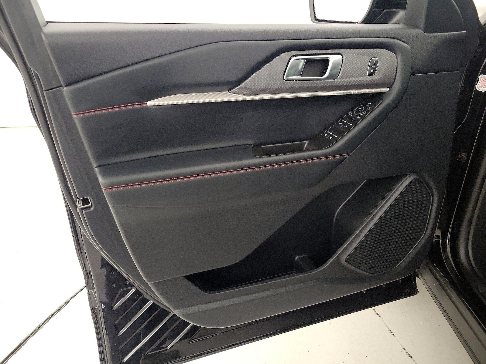 2025 Ford Explorer ST-LINE - Photo 13