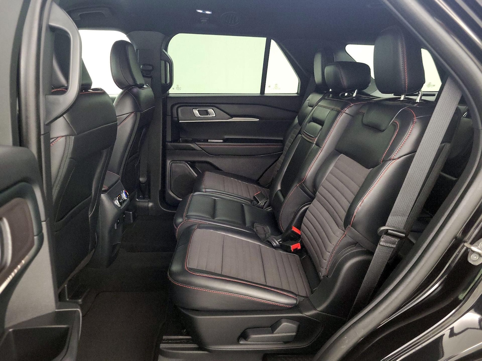 2025 Ford Explorer ST-LINE - Photo 19