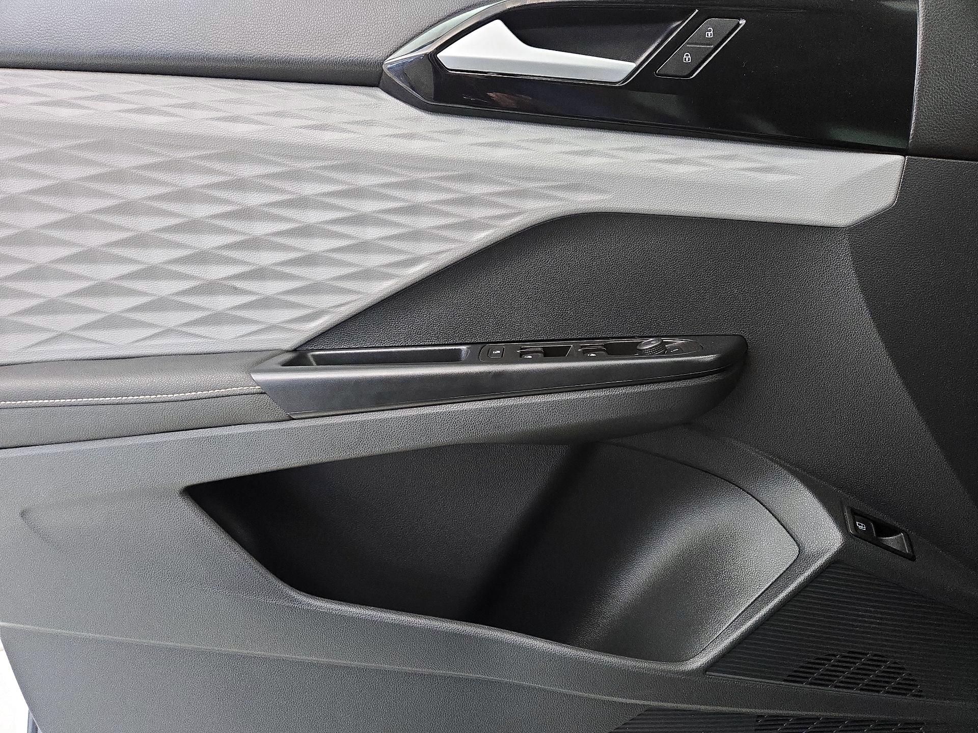 Thumbnail: 2024 Volkswagen Taos - 12