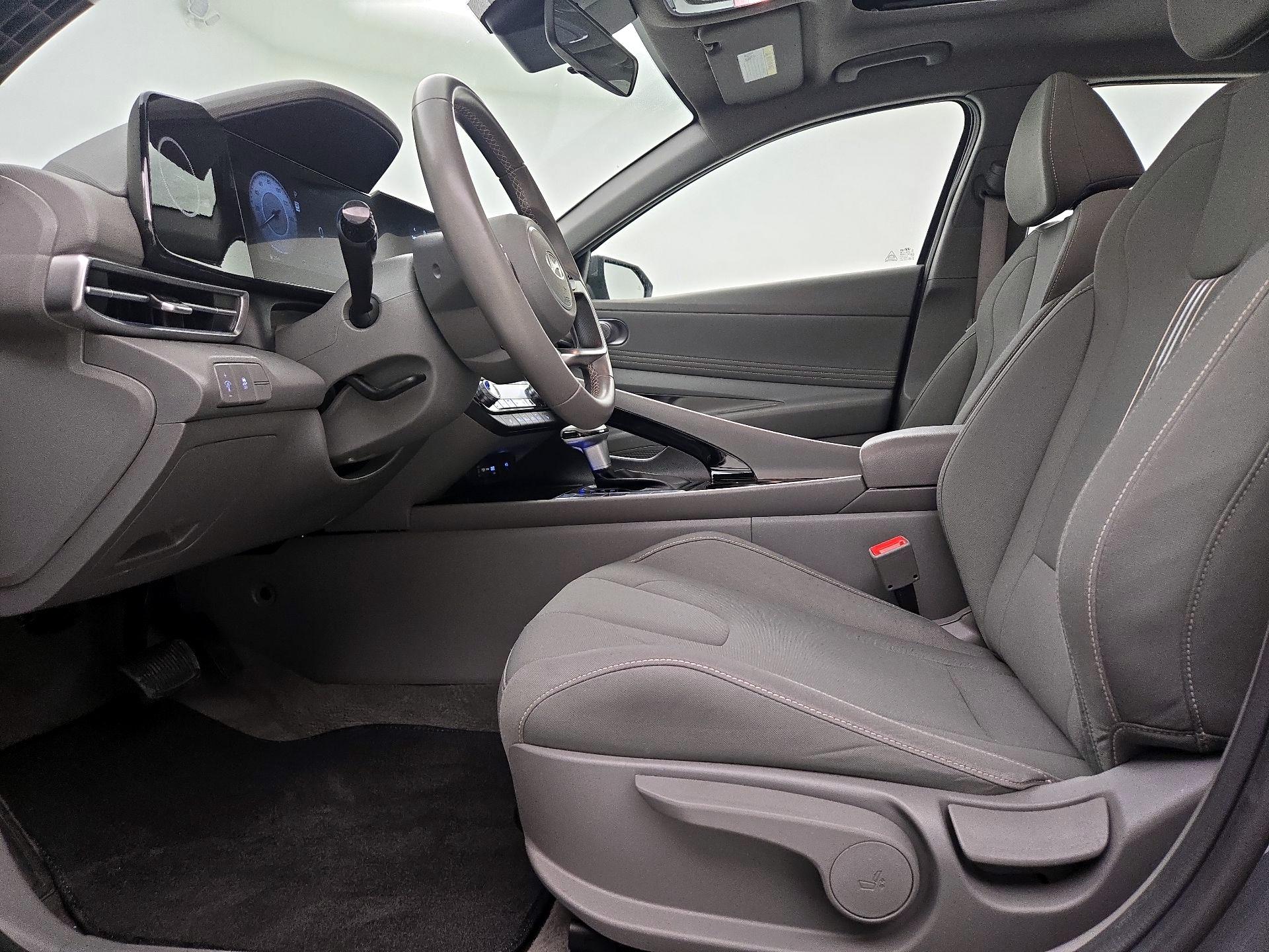 Thumbnail: 2025 Hyundai Elantra - 11