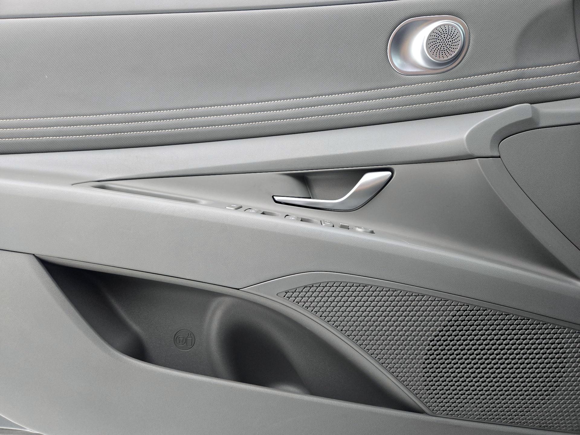 Thumbnail: 2025 Hyundai Elantra - 12