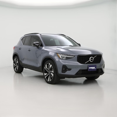 2023 Volvo XC40 B5 Plus Dark Theme