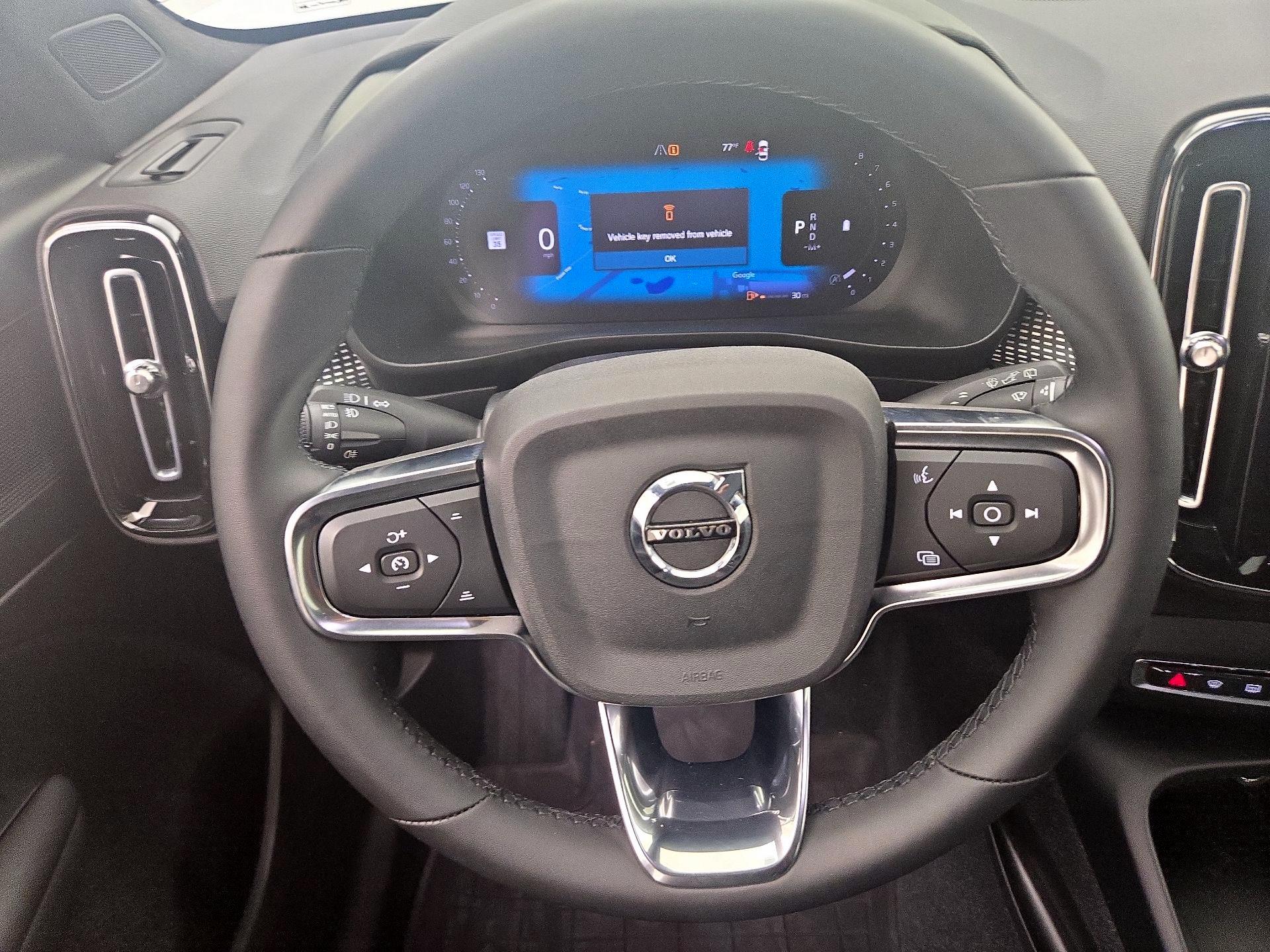 Thumbnail: 2023 Volvo XC40 - 10